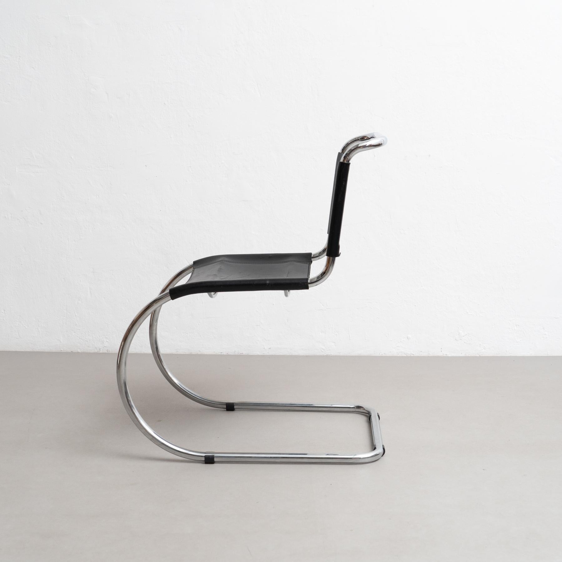 Mies van der Rohe MR10 Black Leather Easy Chair, circa 1960 2