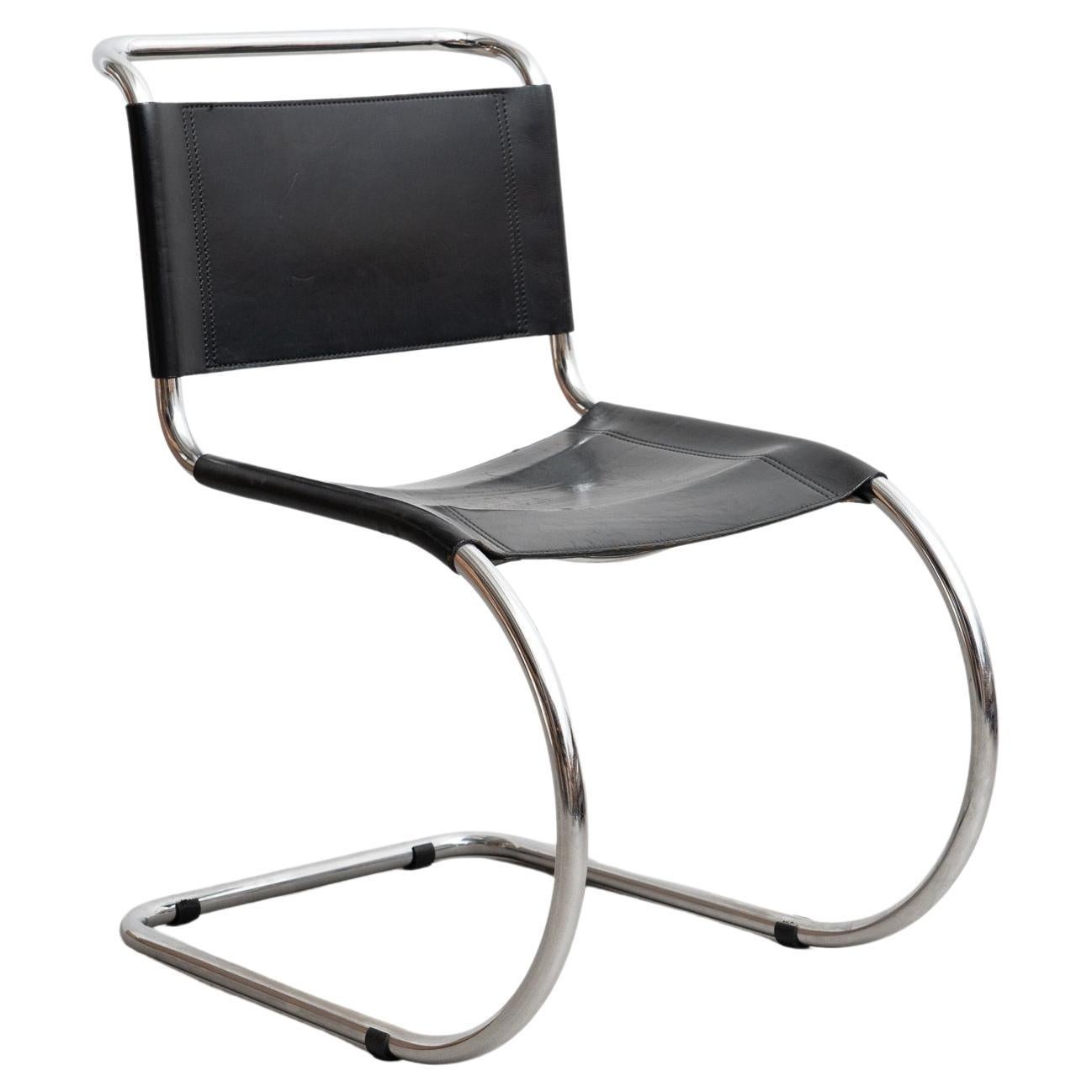 Mies van der Rohe MR10 Sessel aus schwarzem Leder, um 1960 im Angebot