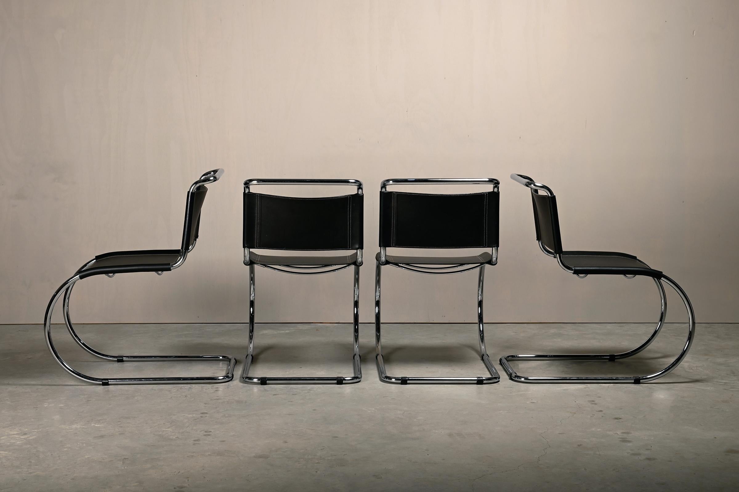 Sillas cantilever Mies Van Der Rohe MR10 de cuero negro para Fasem, Italia en Bueno Estado en Amsterdam, NL