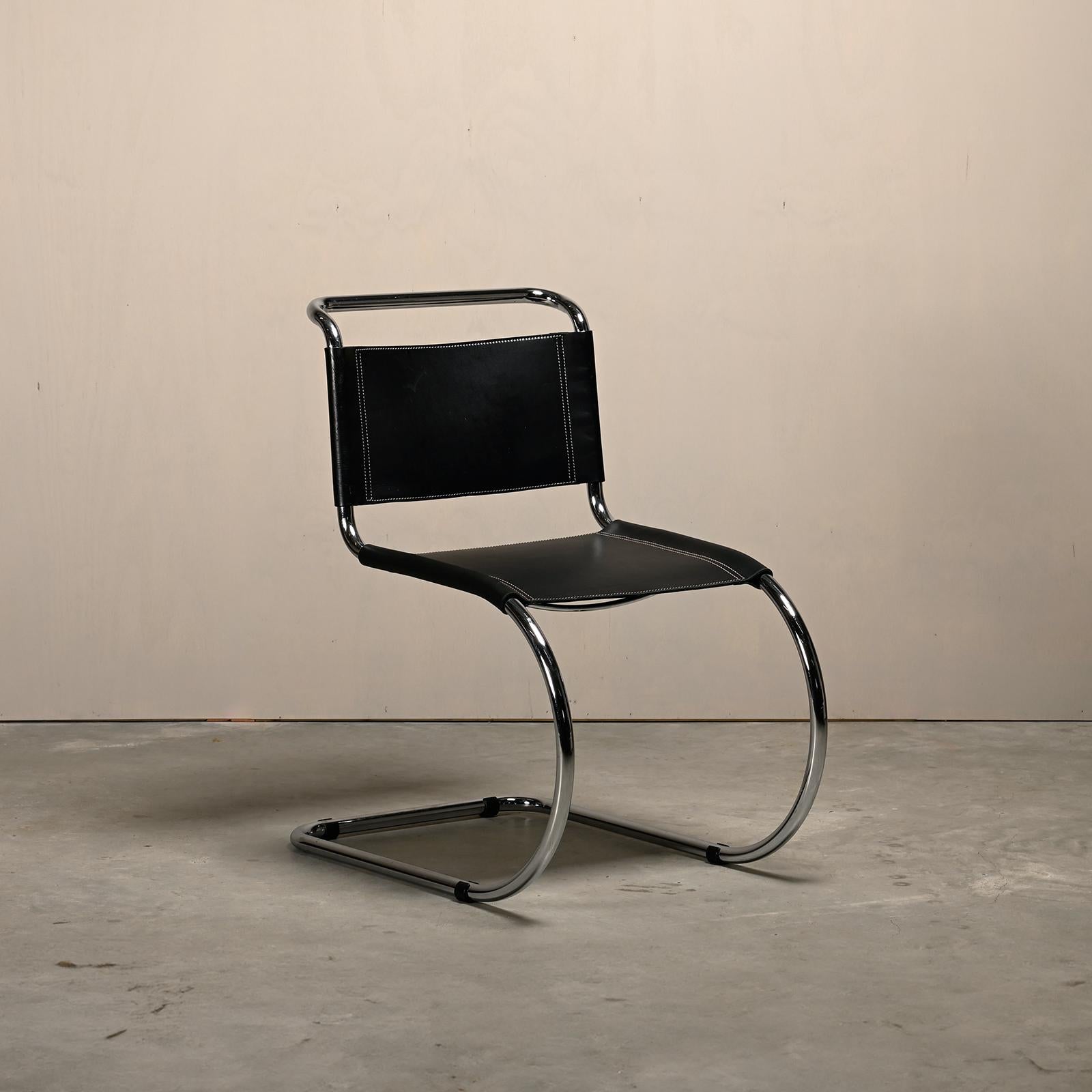 Sillas cantilever Mies Van Der Rohe MR10 de cuero negro para Fasem, Italia 2