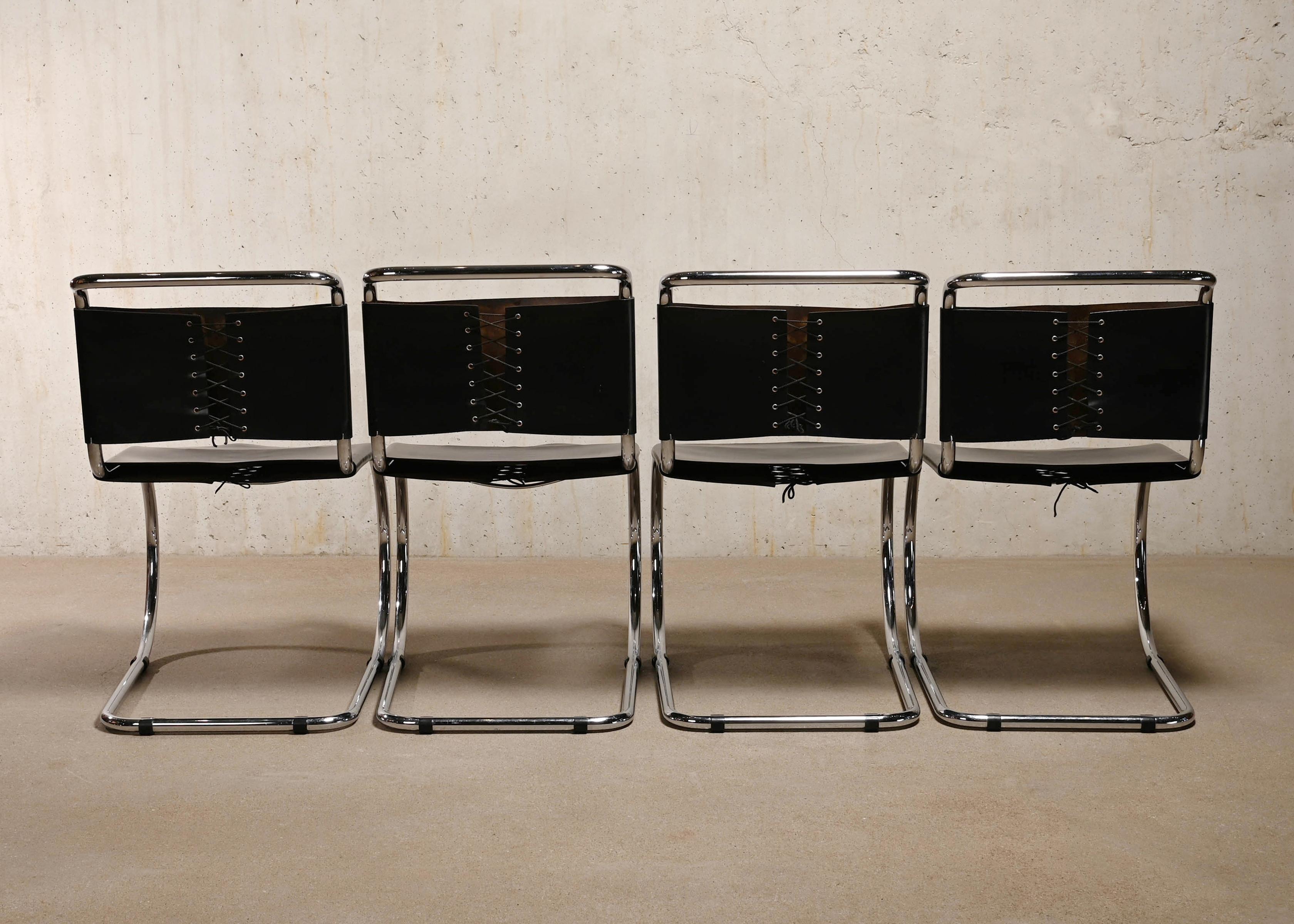 Mies Van Der Rohe Mr10 Cantilever Chairs in Black Leather for Gavina In Good Condition In Amsterdam, NL