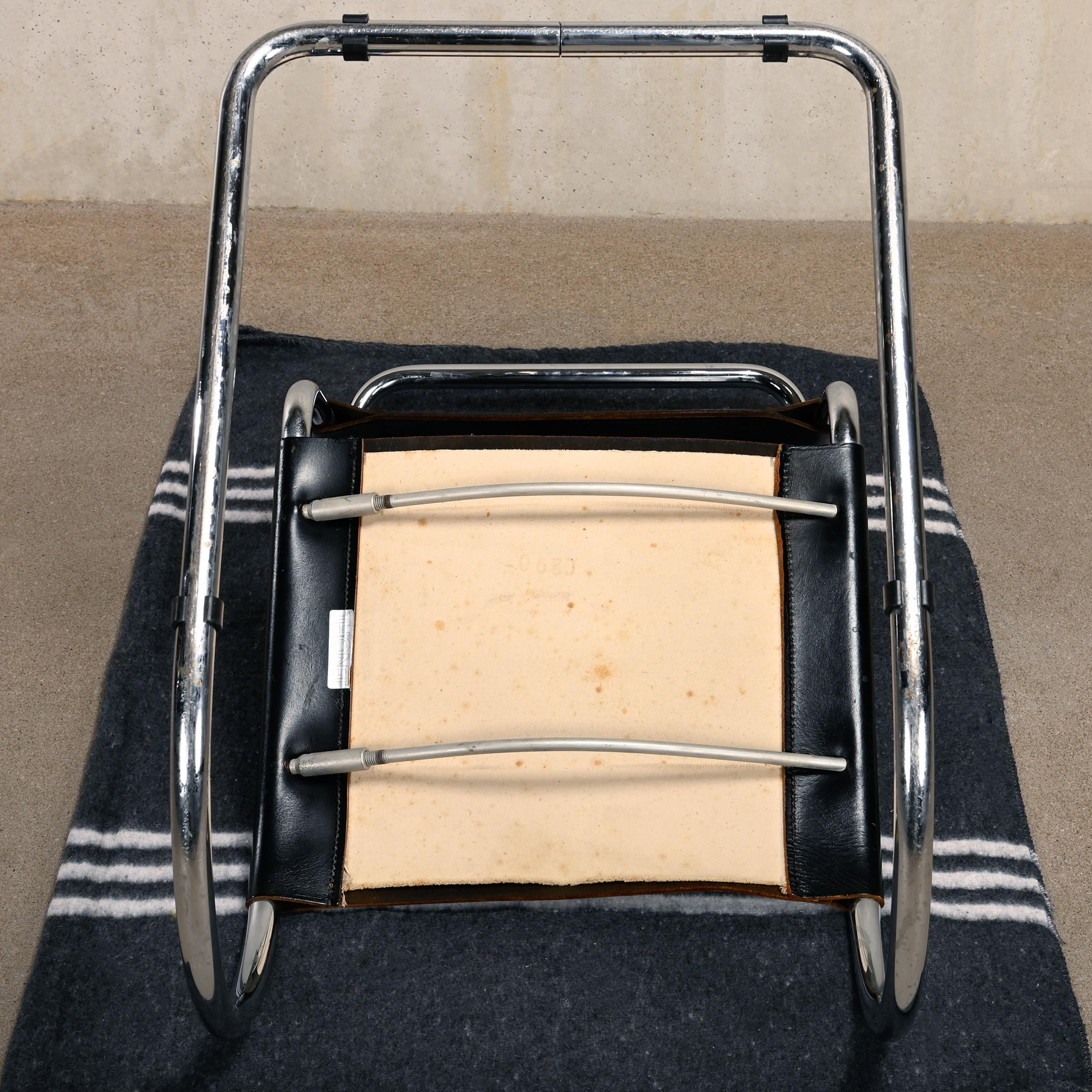 Mies Van Der Rohe MR10 Freischwingende Stühle aus schwarzem Leder für Thonet 7