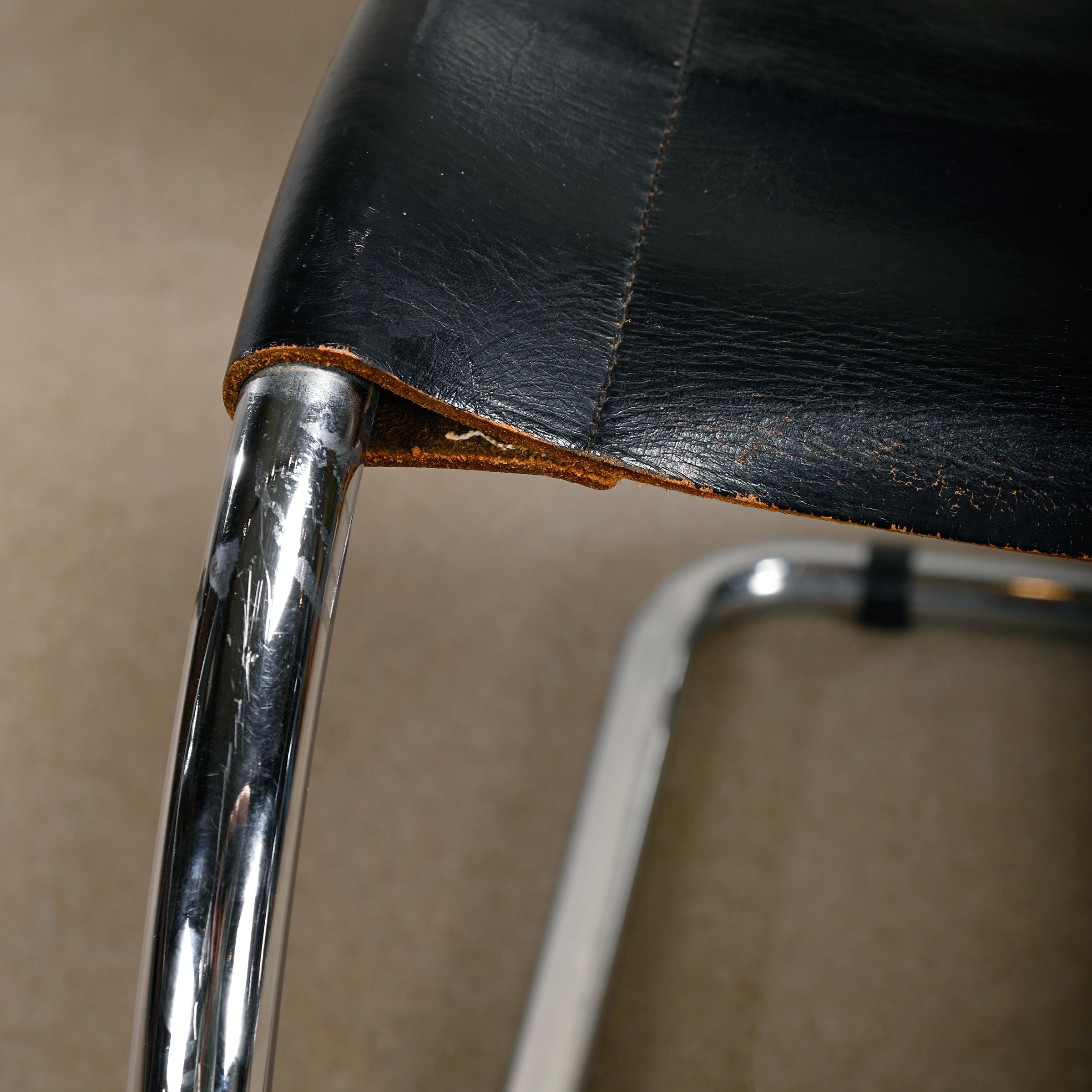 Mies Van Der Rohe MR10 Freischwingende Stühle aus schwarzem Leder für Thonet 1