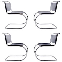 Sedie MR10 di Mies van der Rohe per Knoll