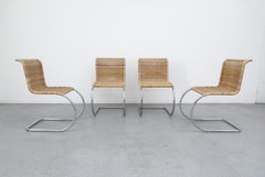 Juego de cuatro sillas Mies van der Rohe MR10 de ratán cromado de los años 70 Gavina Italia