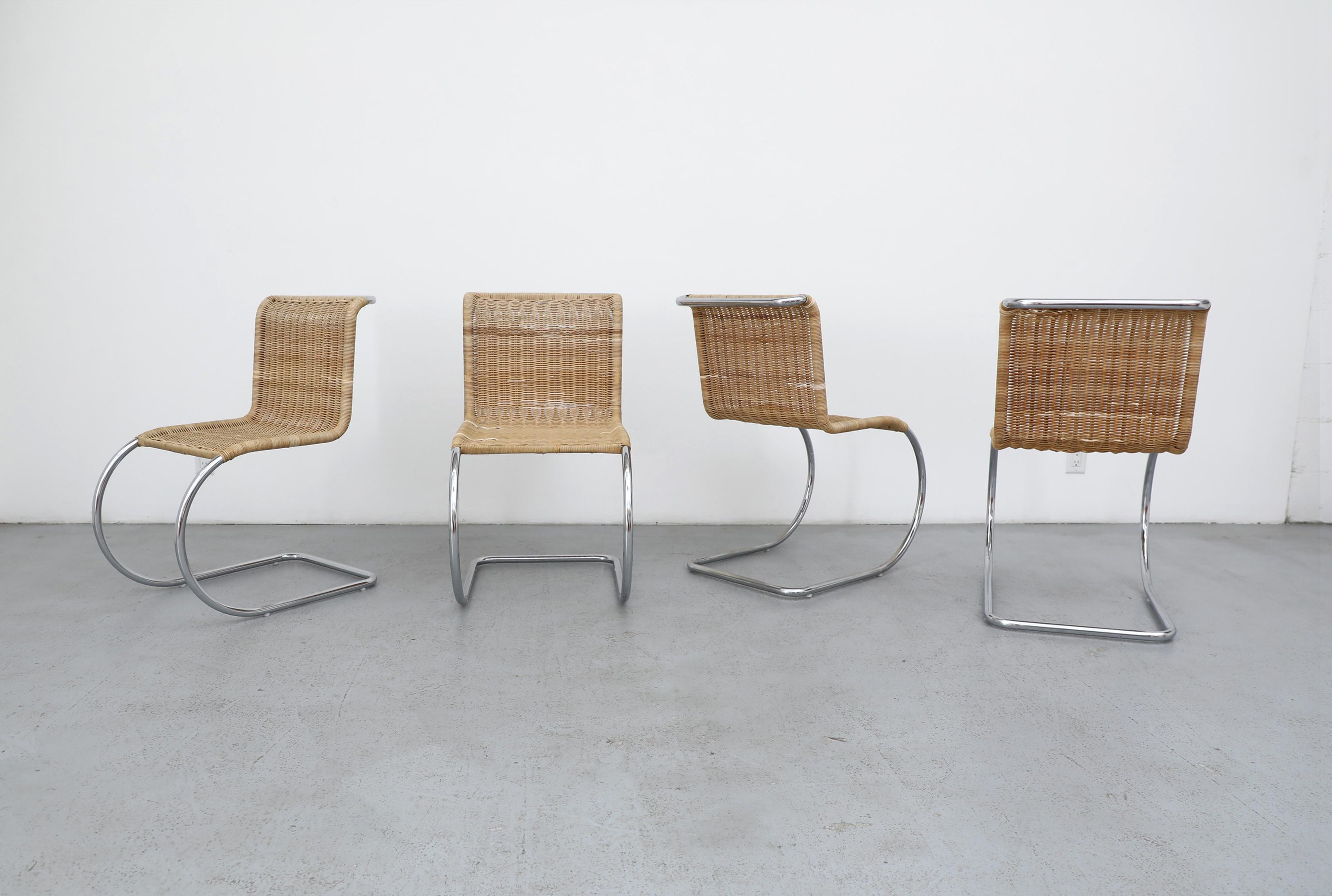 Mies van der Rohe MR10 Stühle Satz von vier 1970er Rattan Chrom Gavina Italien (Moderne) im Angebot