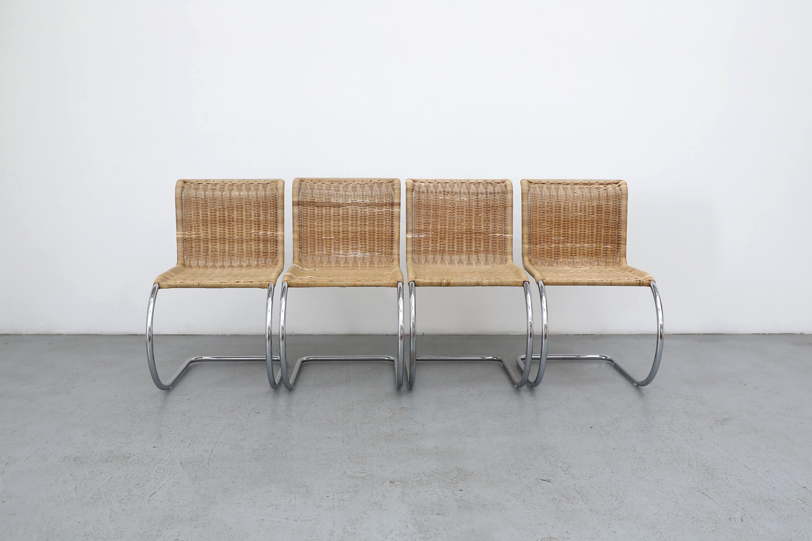 Mies van der Rohe MR10 Stühle Satz von vier 1970er Rattan Chrom Gavina Italien im Zustand „Gut“ im Angebot in Los Angeles, CA