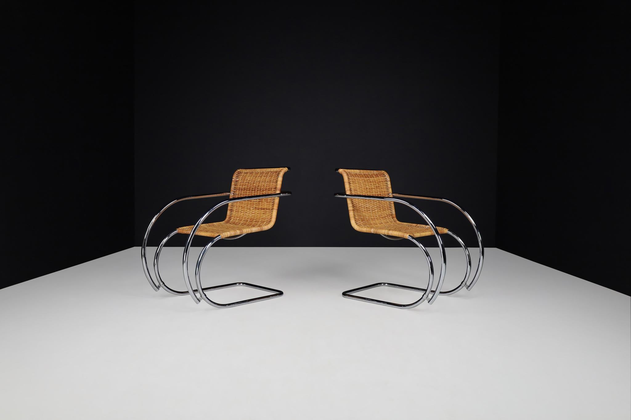Stunning original Mies Van der rohe M20 lounge chair made from wicker and chrome. The wicker is in a great vintage state. The chromed tubular steel frame has an ultra-modern style and contrasts with the wicker seat, which has a natural feel. Favored