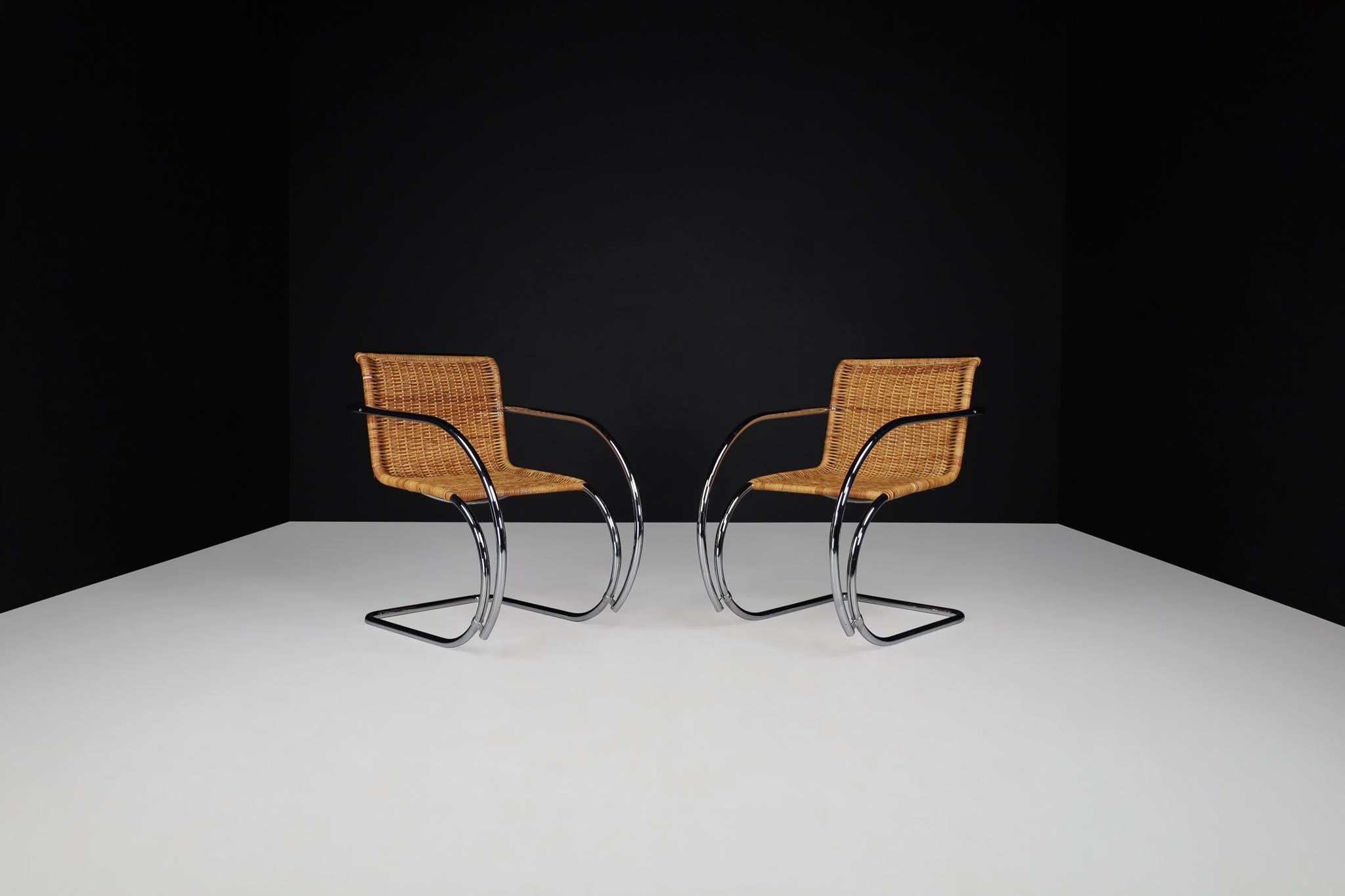 Italian Mies Van Der Rohe MR20 Chrome & Wicker Lounge Chairs, 1970s For Sale