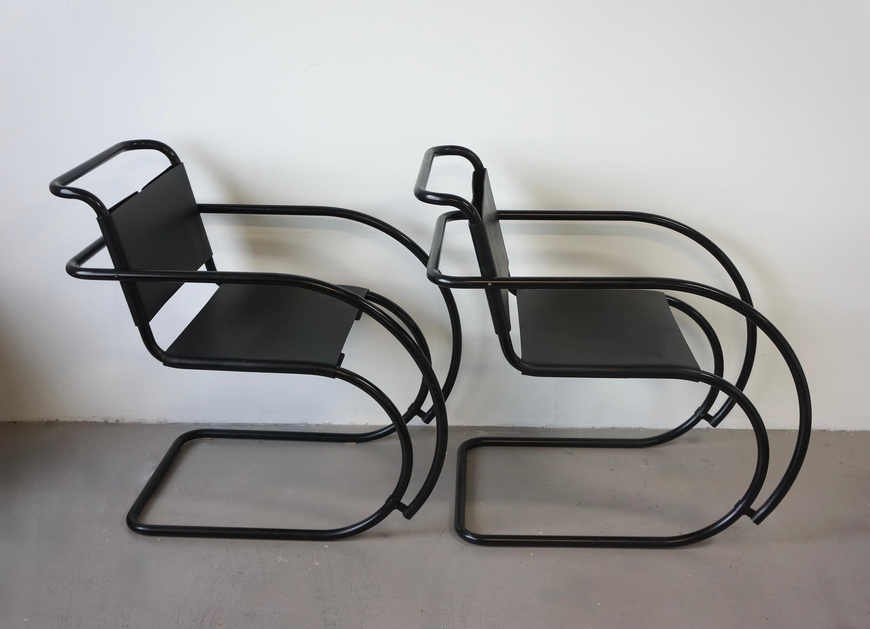 mies van der rohe chairs