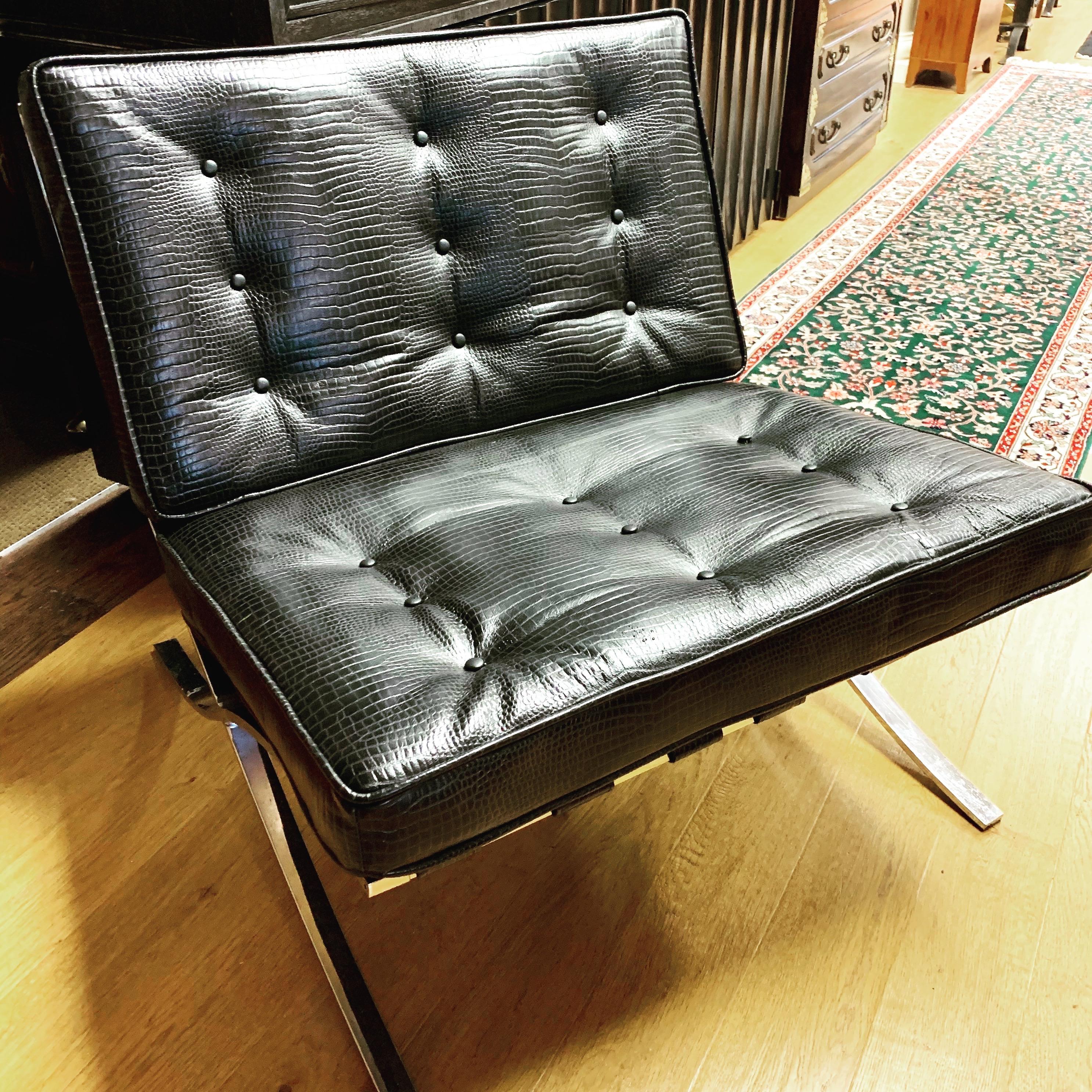 Mies van der Rohe Newly Upholstered Barcelona Chair 2