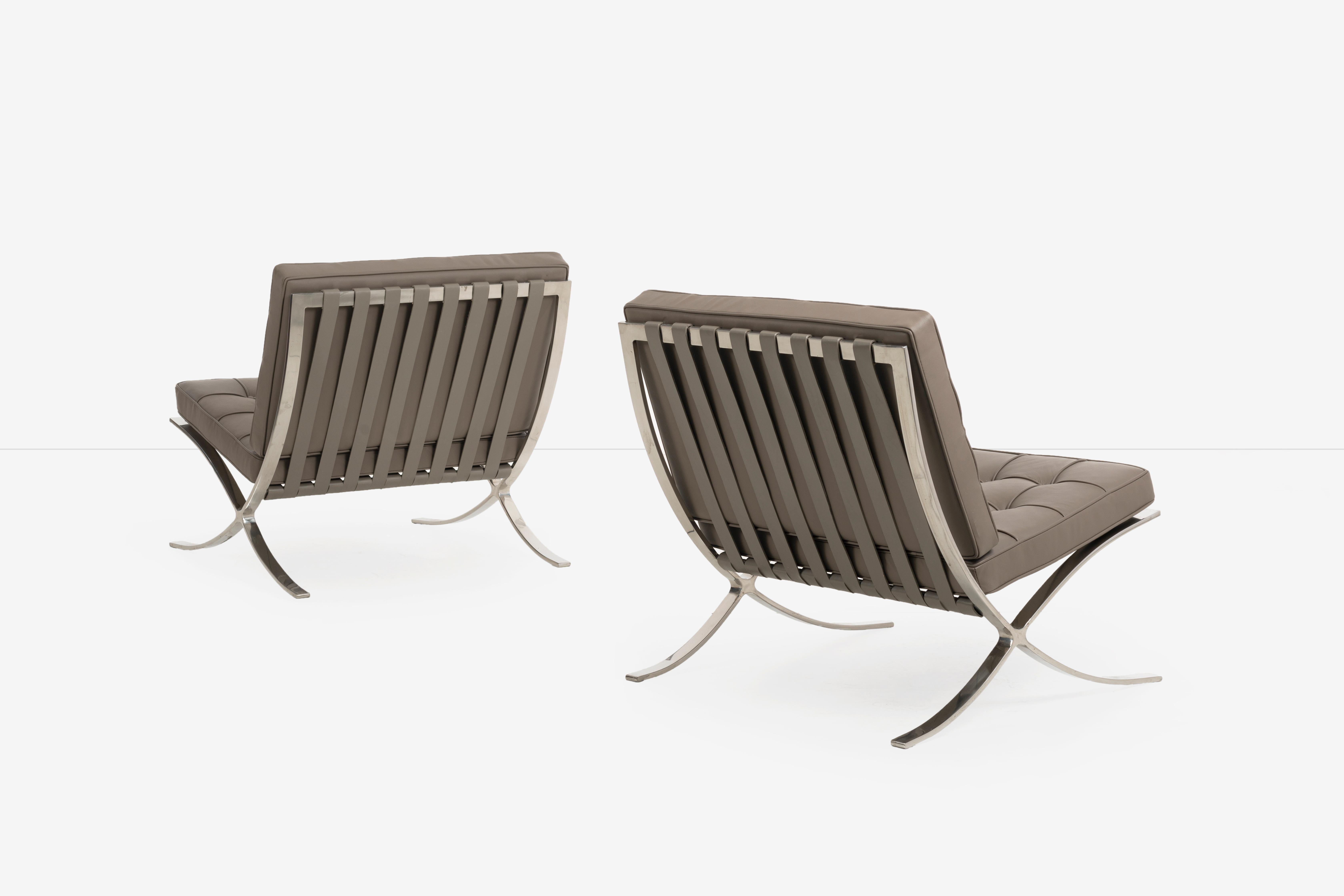 Mies van Der Rohe, pair of Barcelona chairs and ottoman for Knoll International:
Vintage stainless steel frames, new cushions in Spinneybeck putty color leather, 40 squares per chair each handcut with hand-welted and hand-tufted with buttons on