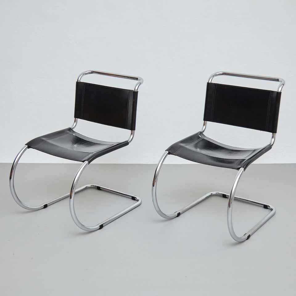German Mies van der Rohe Set of 4 MR10 Black Leather Easy Chairs, circa 1960