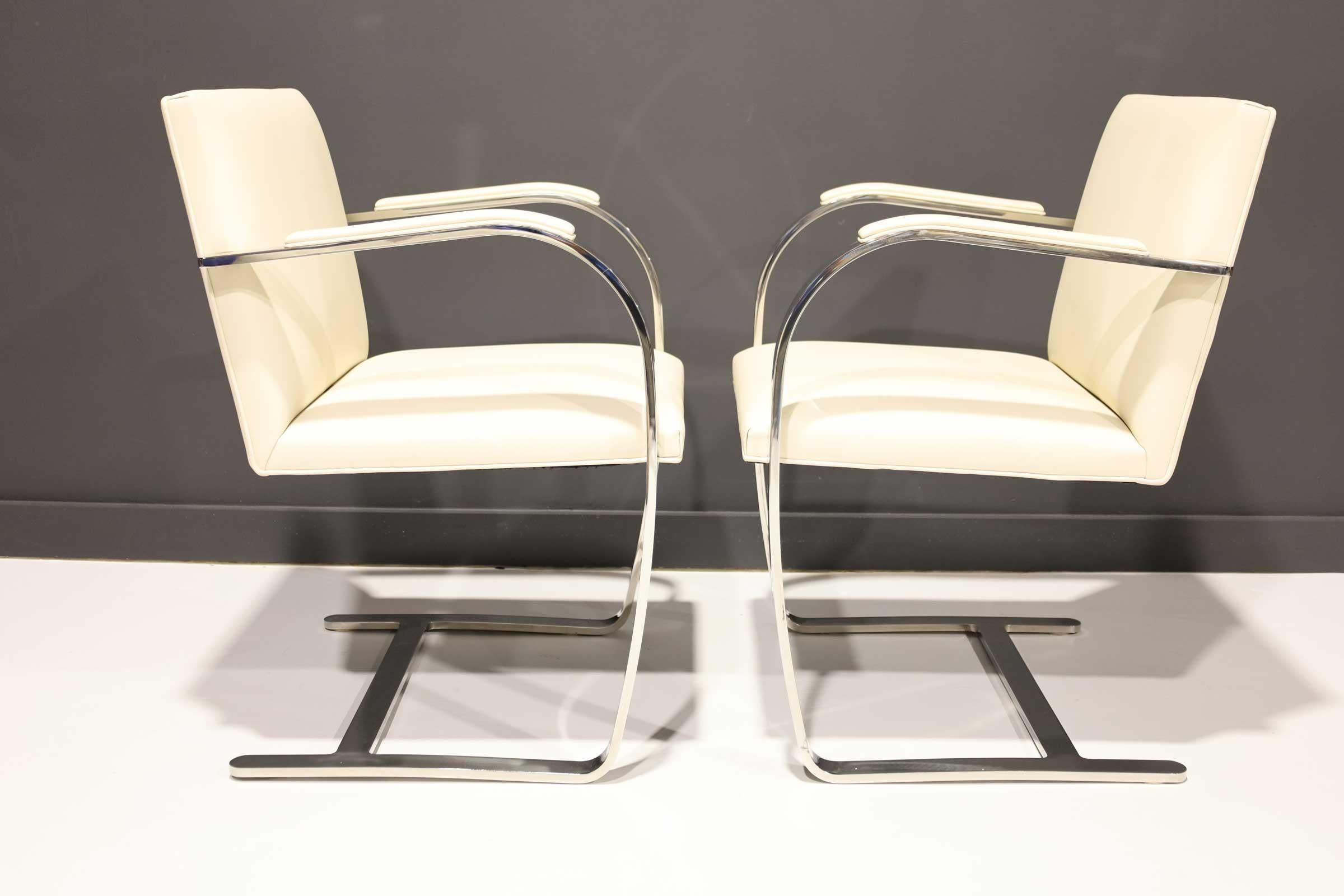 Mies Van Der Rohe Stainless Steel Brno Chairs by Knoll in Off-White Leather In Good Condition In Dallas, TX