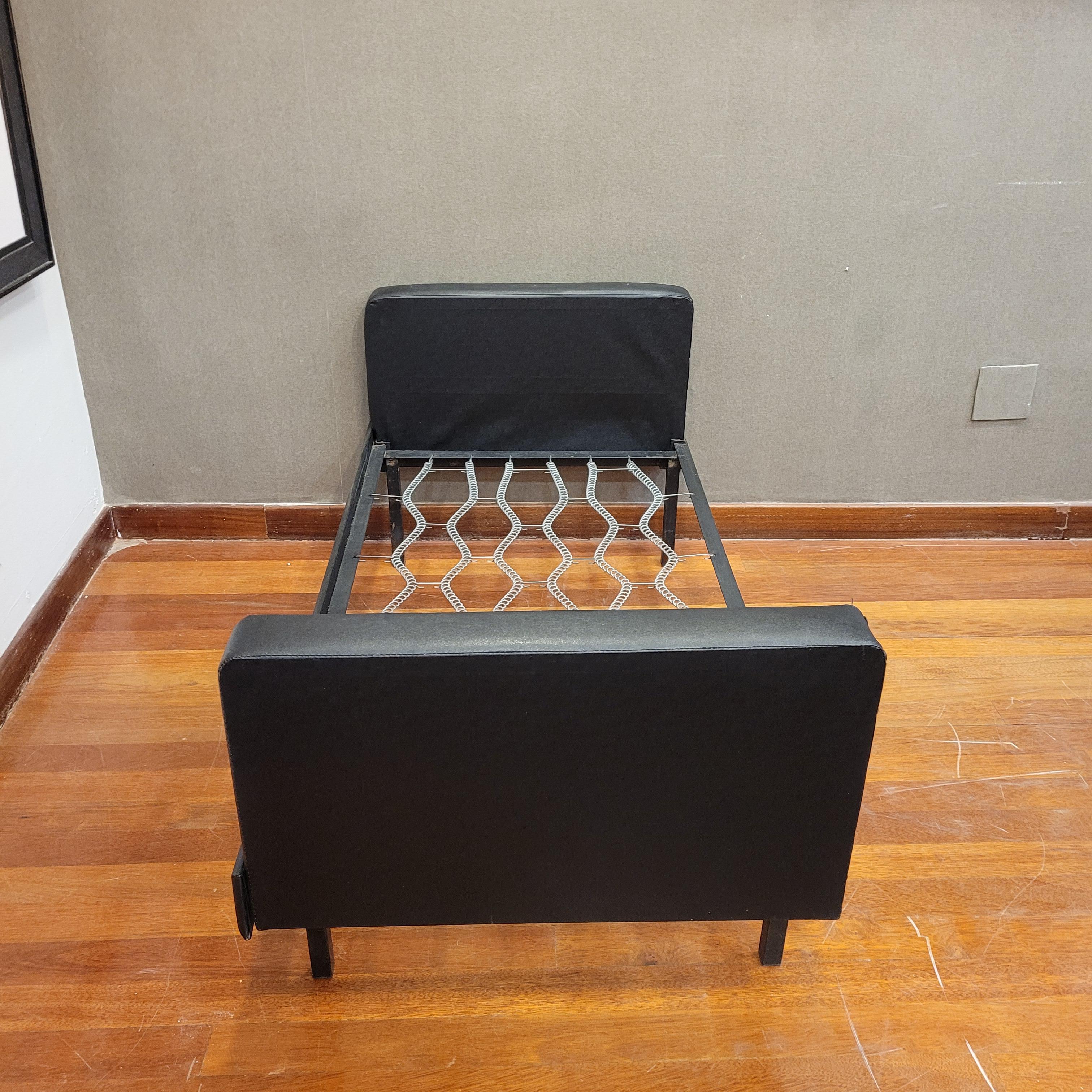 Mies Van der Rohe style Black green Daybed, Mid-century For Sale 4