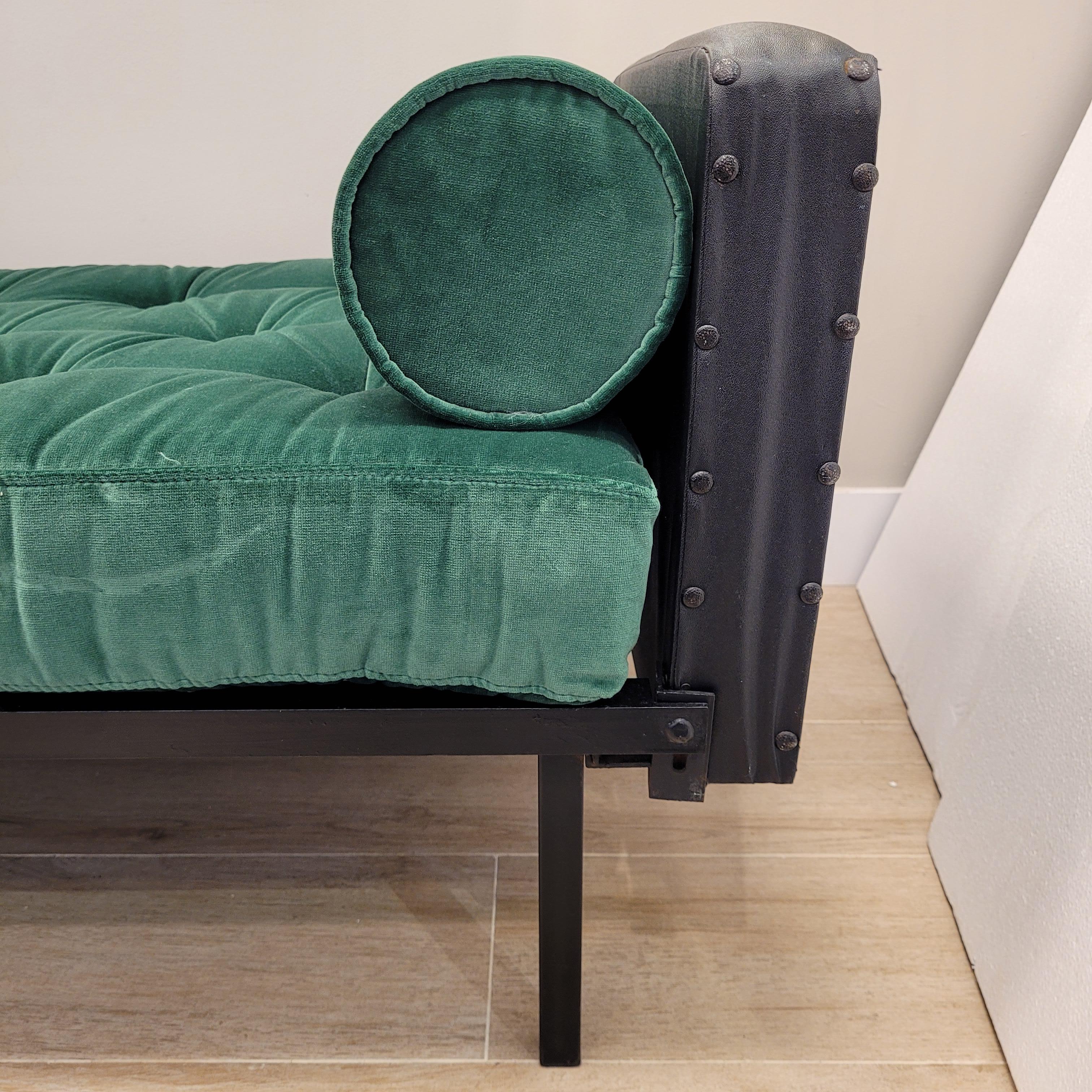 Mies Van der Rohe style Black green Daybed, Mid-century For Sale 6