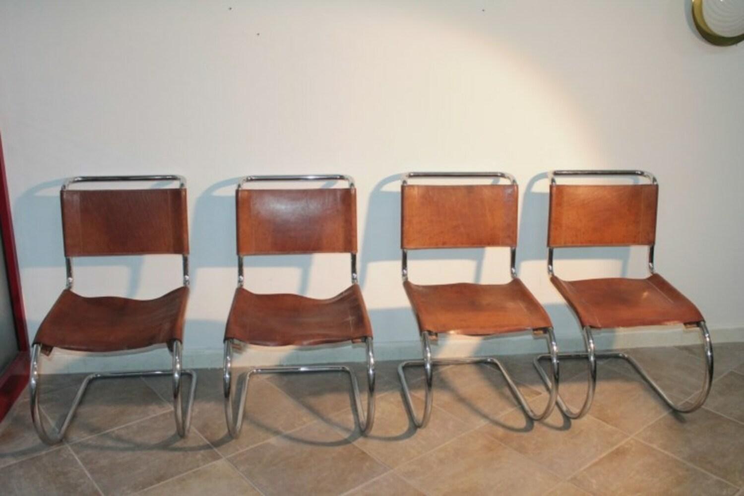 Mies van der Rohe Vintage Cantilever Chairs, 1970s In Good Condition In Palermo, Palermo