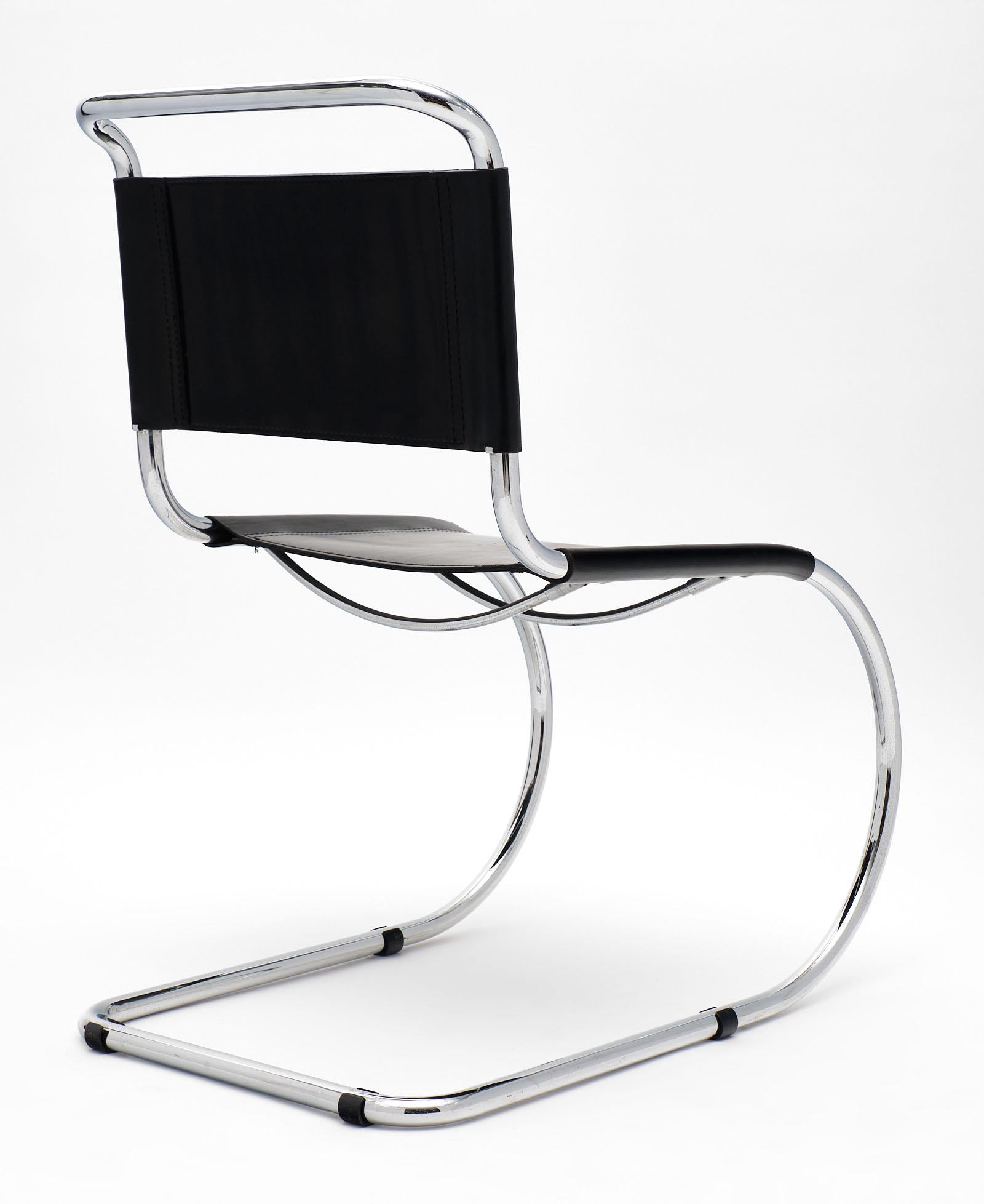 Mies van der Rohe Vintage Cantilever Chairs 1