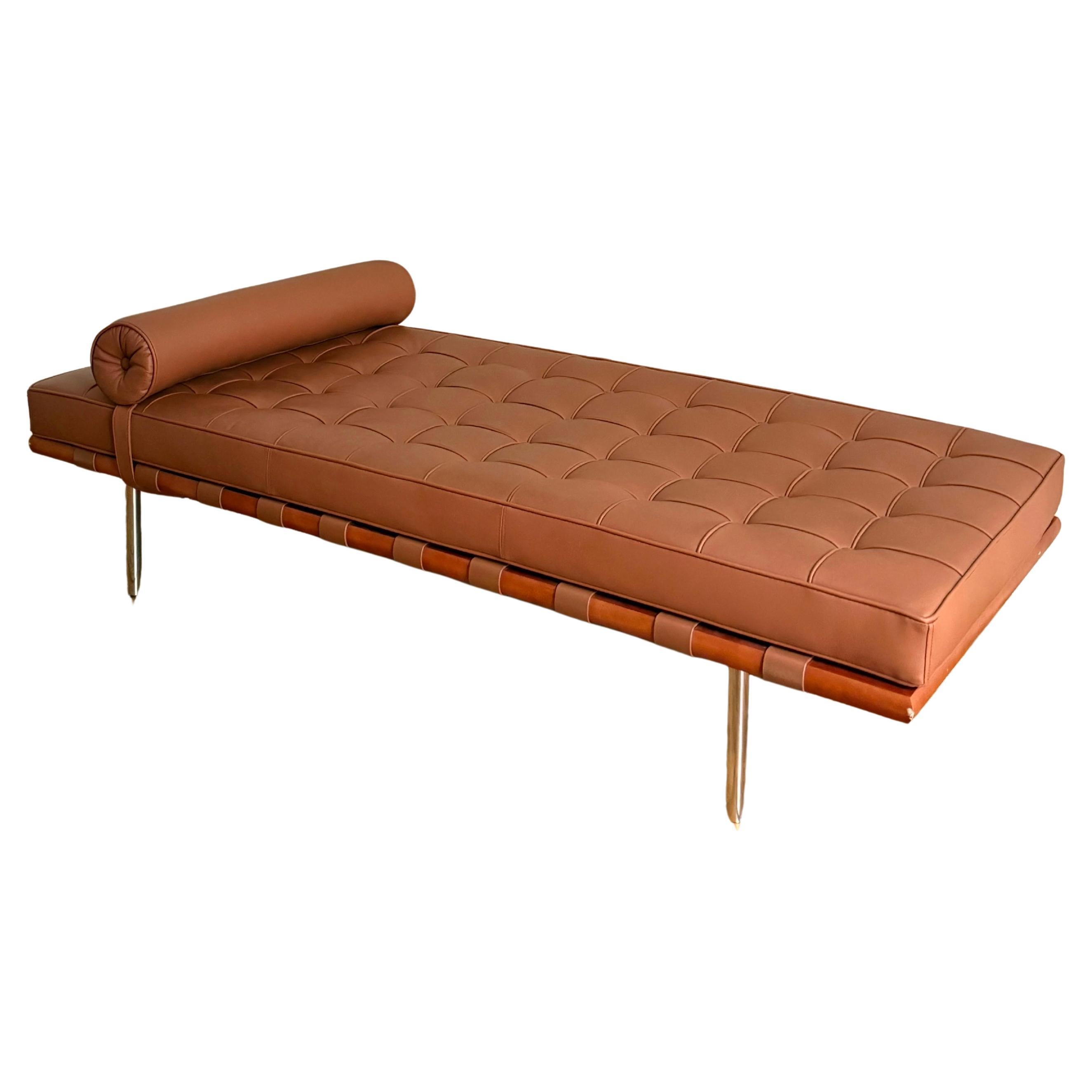 Chaise longue "Barcelona" de Mies van der Rohe en vente