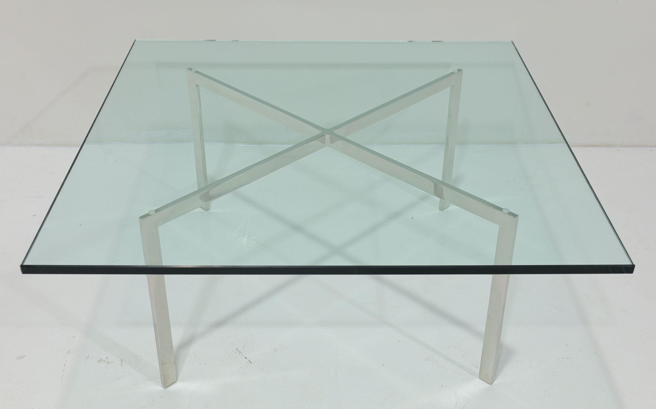 Mies Van Rohe für Knoll Barcelona Cocktailtisch (amerikanisch) im Angebot