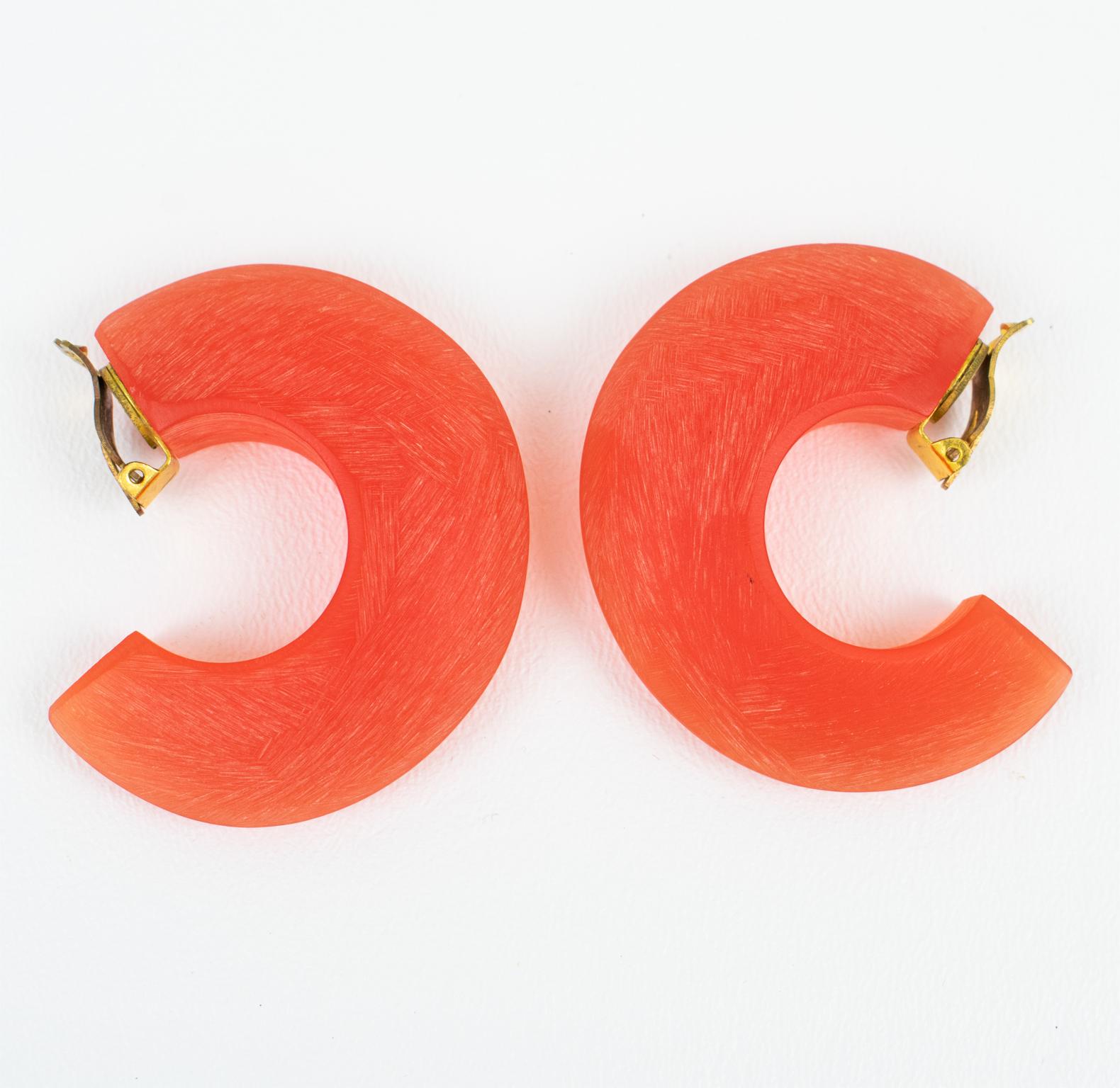 Migeon et Migeon Orange Carved Clip-on Earrings For Sale 1