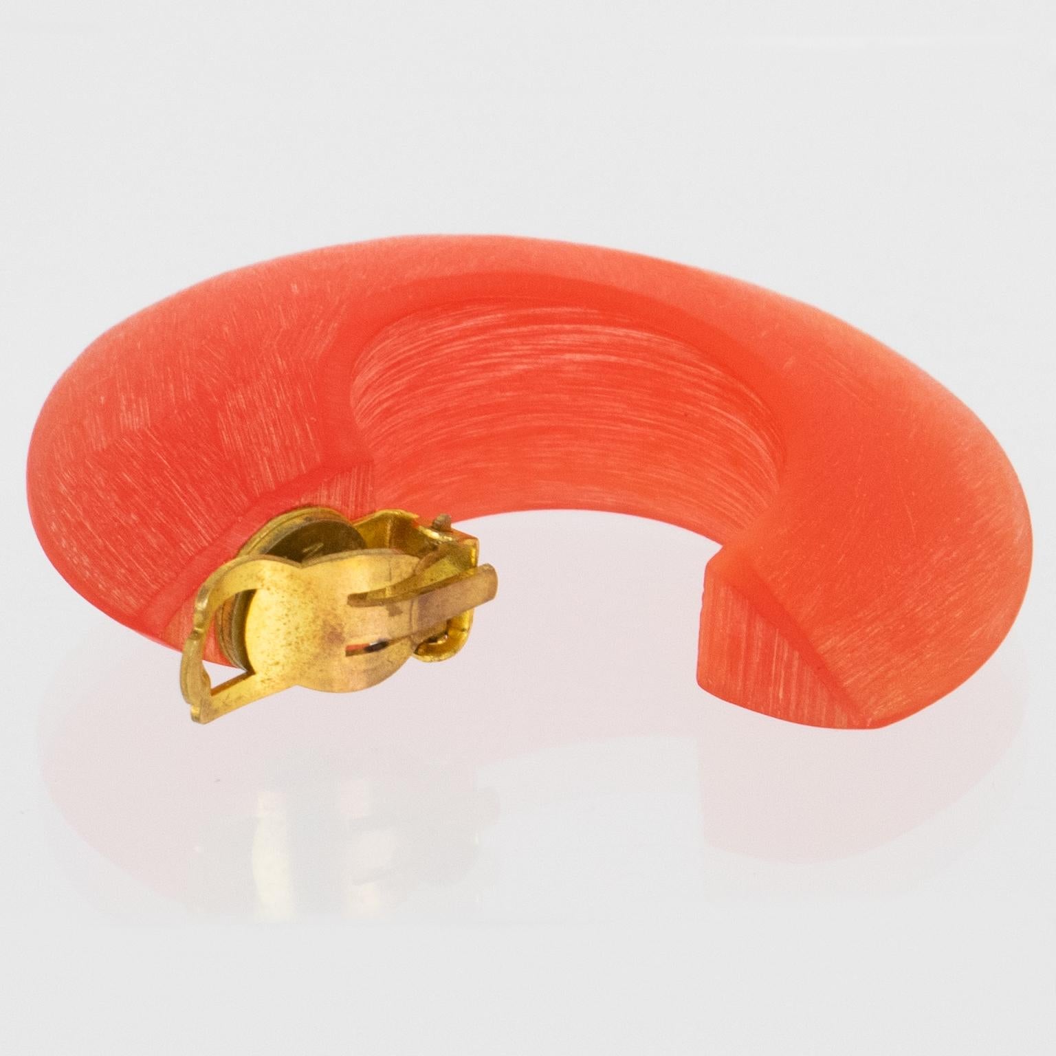 Migeon et Migeon Orange Carved Clip-on Earrings For Sale 4