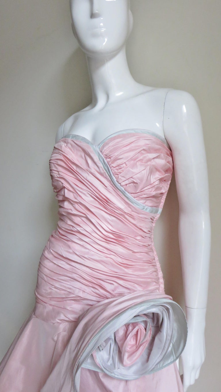 Mignon Strapless Bustier Dress with Large Flower In Good Condition For Sale In Water Mill, NY