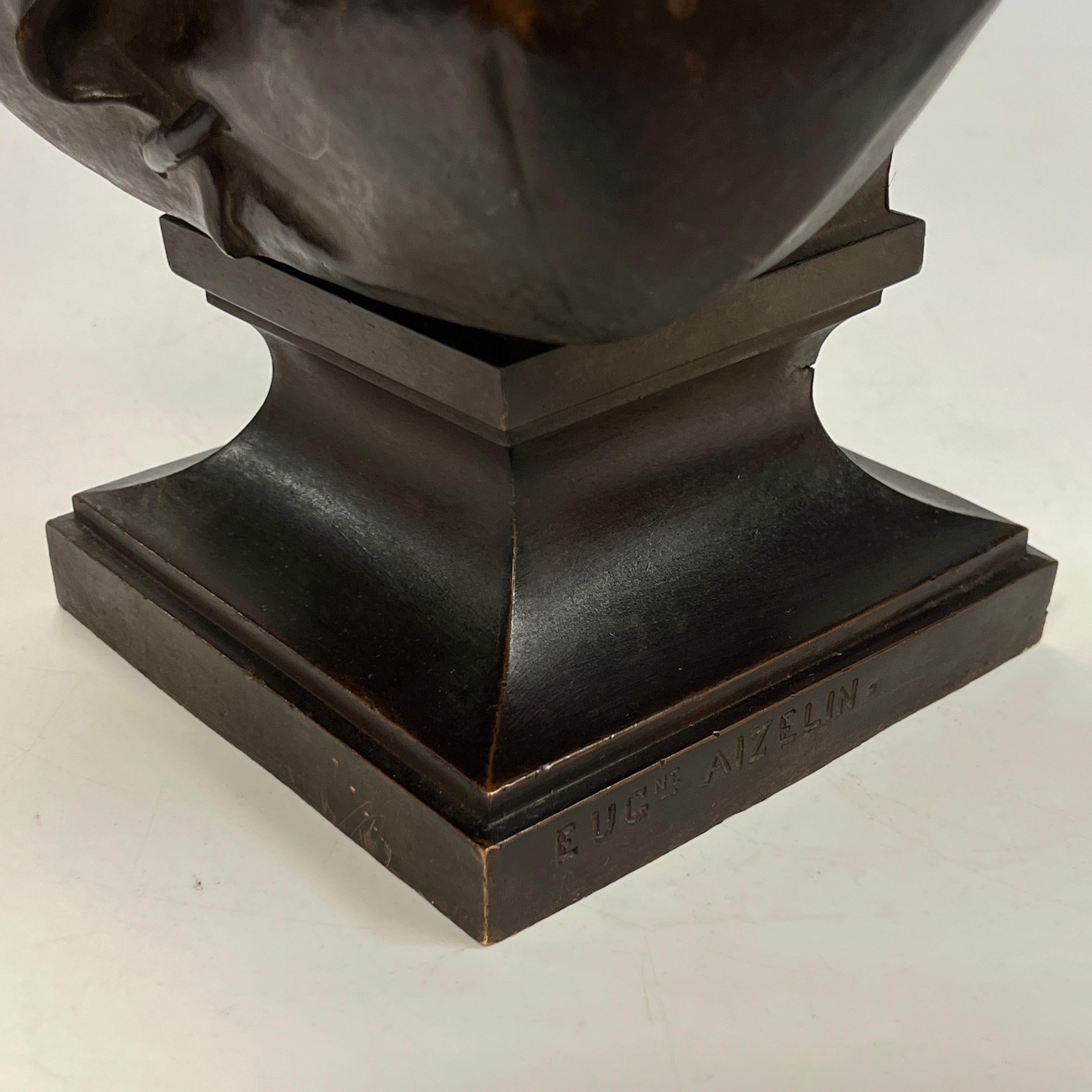 Mignon Scultura femminile in bronzo con busto di Eugène Antoine Aizelin In condizioni buone in vendita a New York, NY