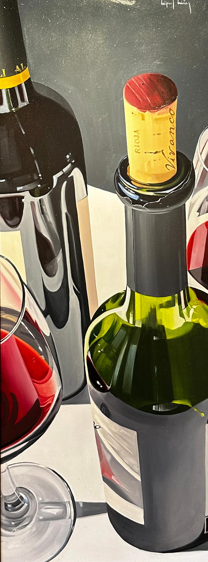 Still-Life Painting di Miguel Angel Nuñez - 'Un bicchiere o due I' Quadro contemporaneo di natura morta, bottiglia di vino rosso e bicchieri