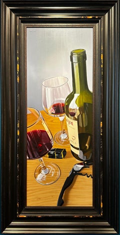 A Glass or Two II" Nature morte contemporaine avec bouteille de vin rouge et verres.