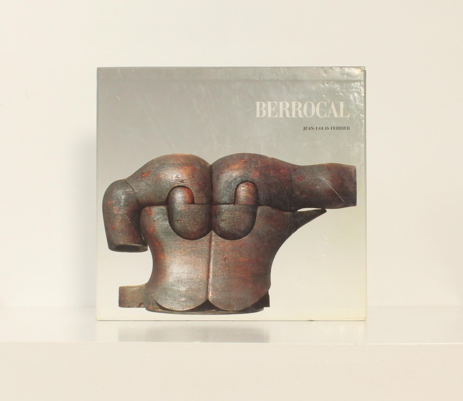 Livre de Miguel Berrocal par Jean-Louis Ferrier pour les Editions de la Différence, Paris, France, 1989. Catalogue raisonné de la sculpture de Miguel Berrocal. Texte en français avec descriptions en français, espagnol et anglais. Rare à trouver avec