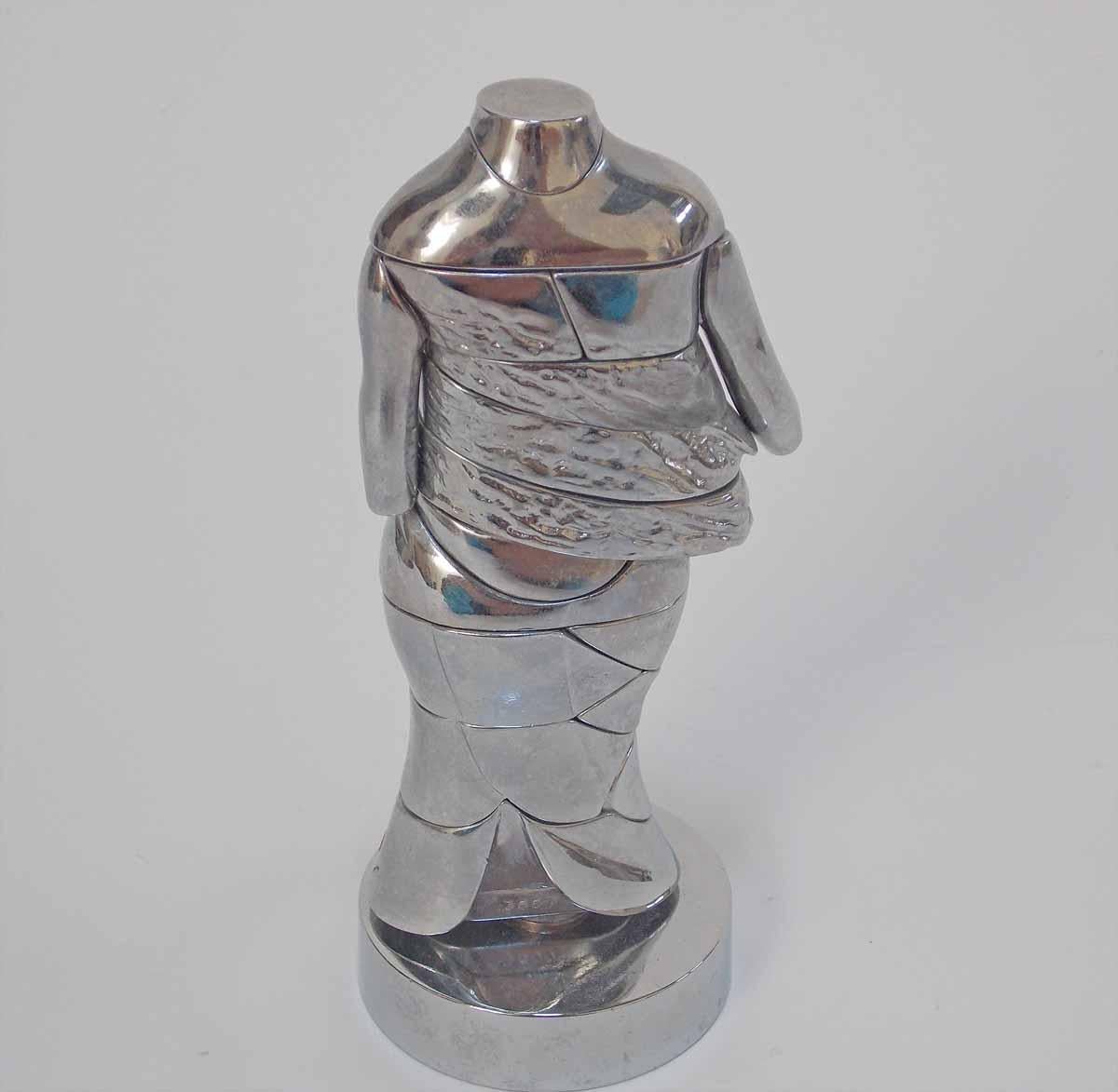 Miguel Berrocal mini cariatide
Nickel-plated
Signed and editioned.
