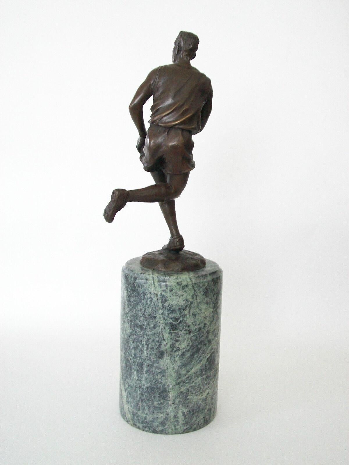 MIGUEL FERNANDO LOPEZ (MILO) – Rugbyspieler aus Bronze – Portugal – 20. Jahrhundert (Handgefertigt) im Angebot