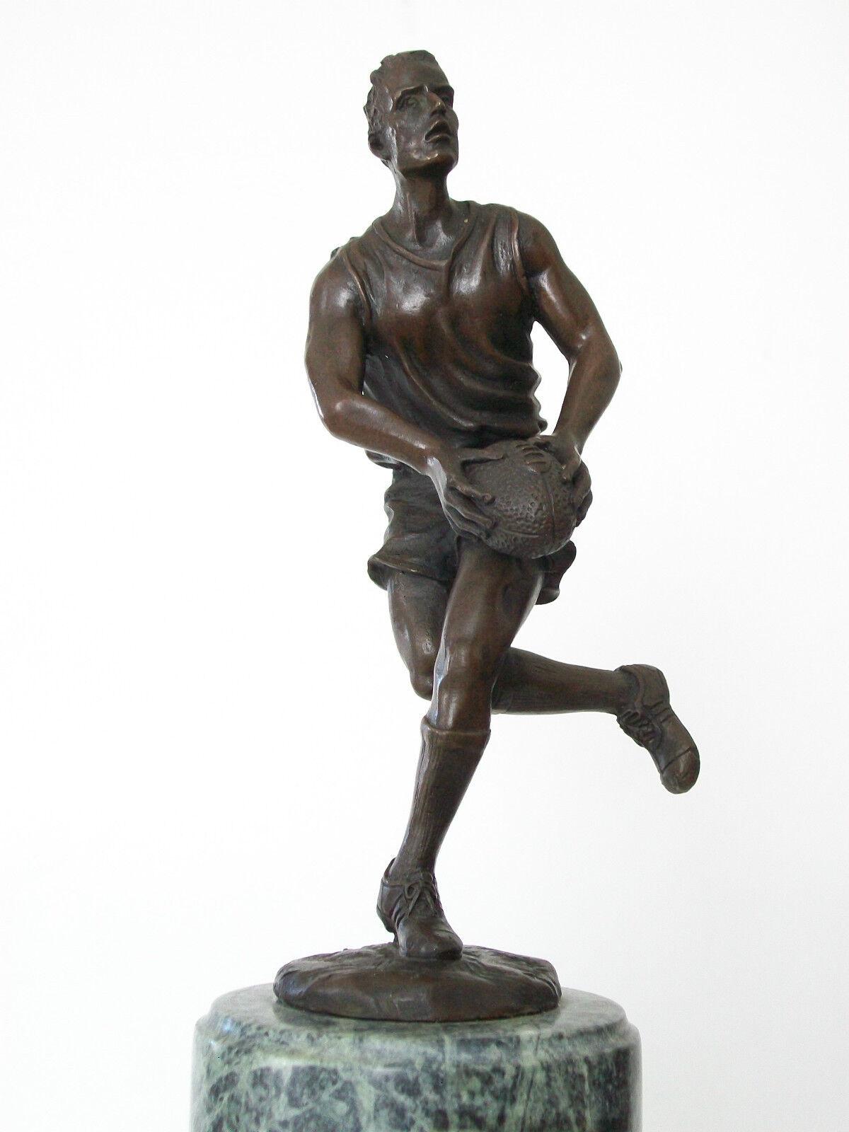 MIGUEL FERNANDO LOPEZ (MILO) - Bronze Rugby Player - Portugal - 20th Century In Good Condition For Sale In Chatham, ON