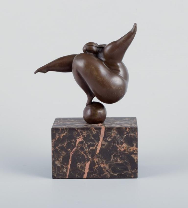 Miguel Fernando Lopez (Milo) Portuguese sculptor. Bronze sculpture of nude woman In Excellent Condition For Sale In Copenhagen, DK
