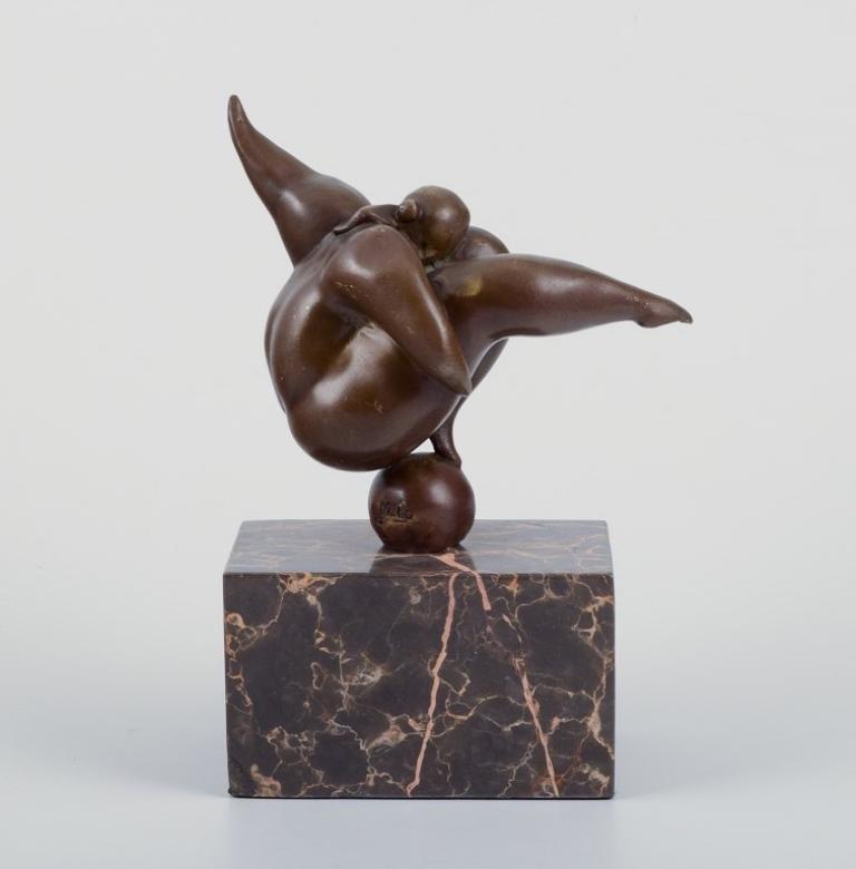 Miguel Fernando Lopez (Milo) Portuguese sculptor. Bronze sculpture of nude woman For Sale 4