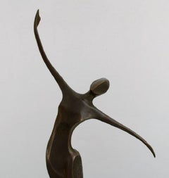 Miguel Fernando Lopez (Milo). Sculpteur portugais. Sculpture féminine moderniste