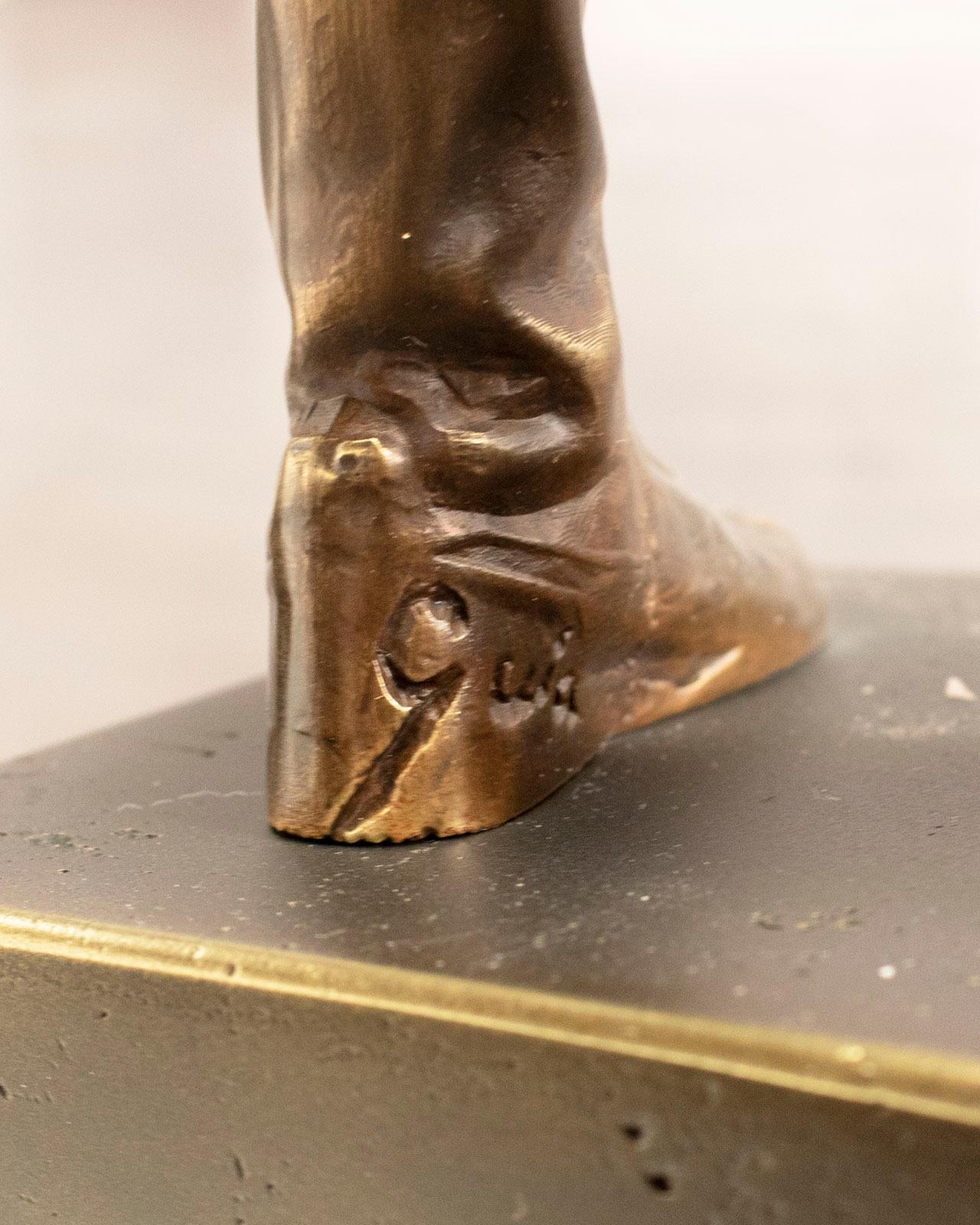 A moment of reality - Miguel Guía Realist Bronze layer Sculpture For Sale 11