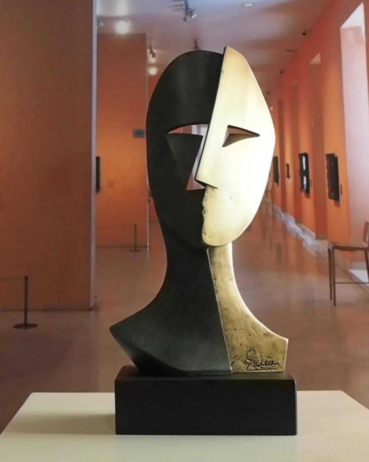 Big Cubiste Mask - Miguel Guía Cubist Bronze layer Sculpture 9