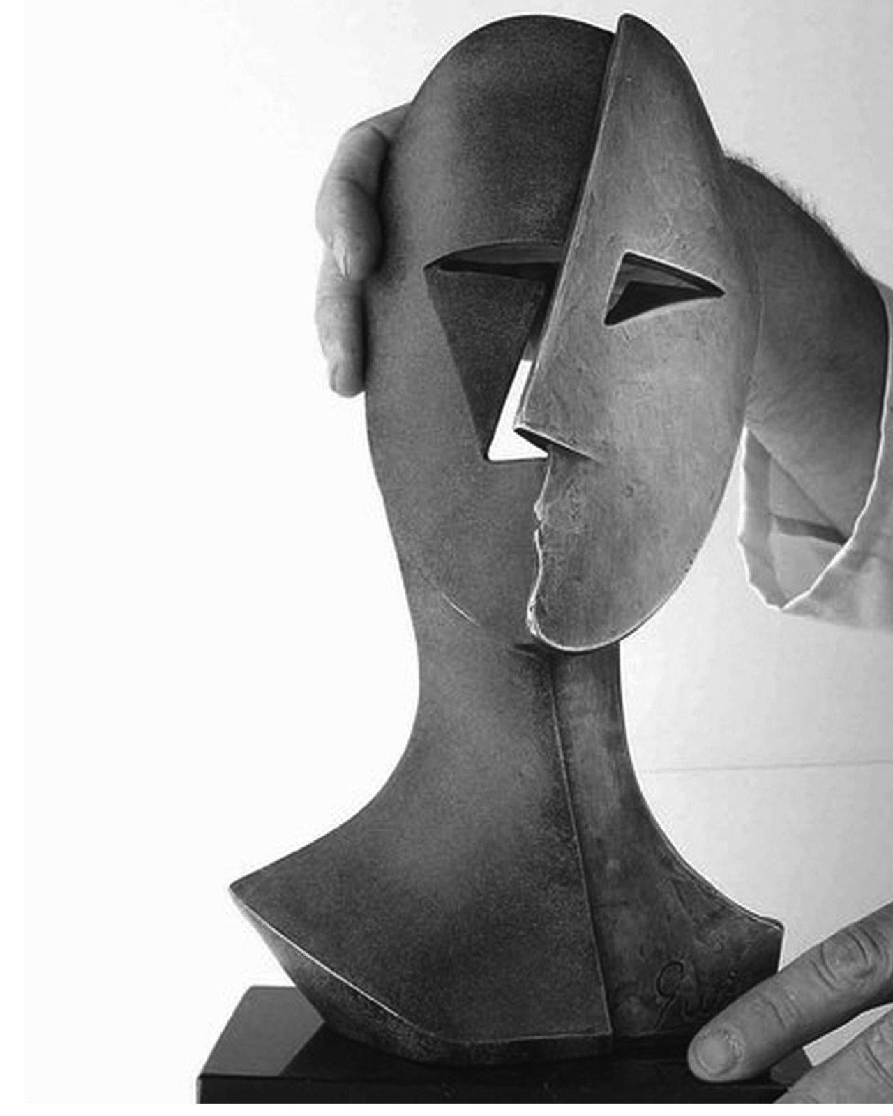Big Cubiste Mask - Miguel Guía Cubist Bronze layer Sculpture 1
