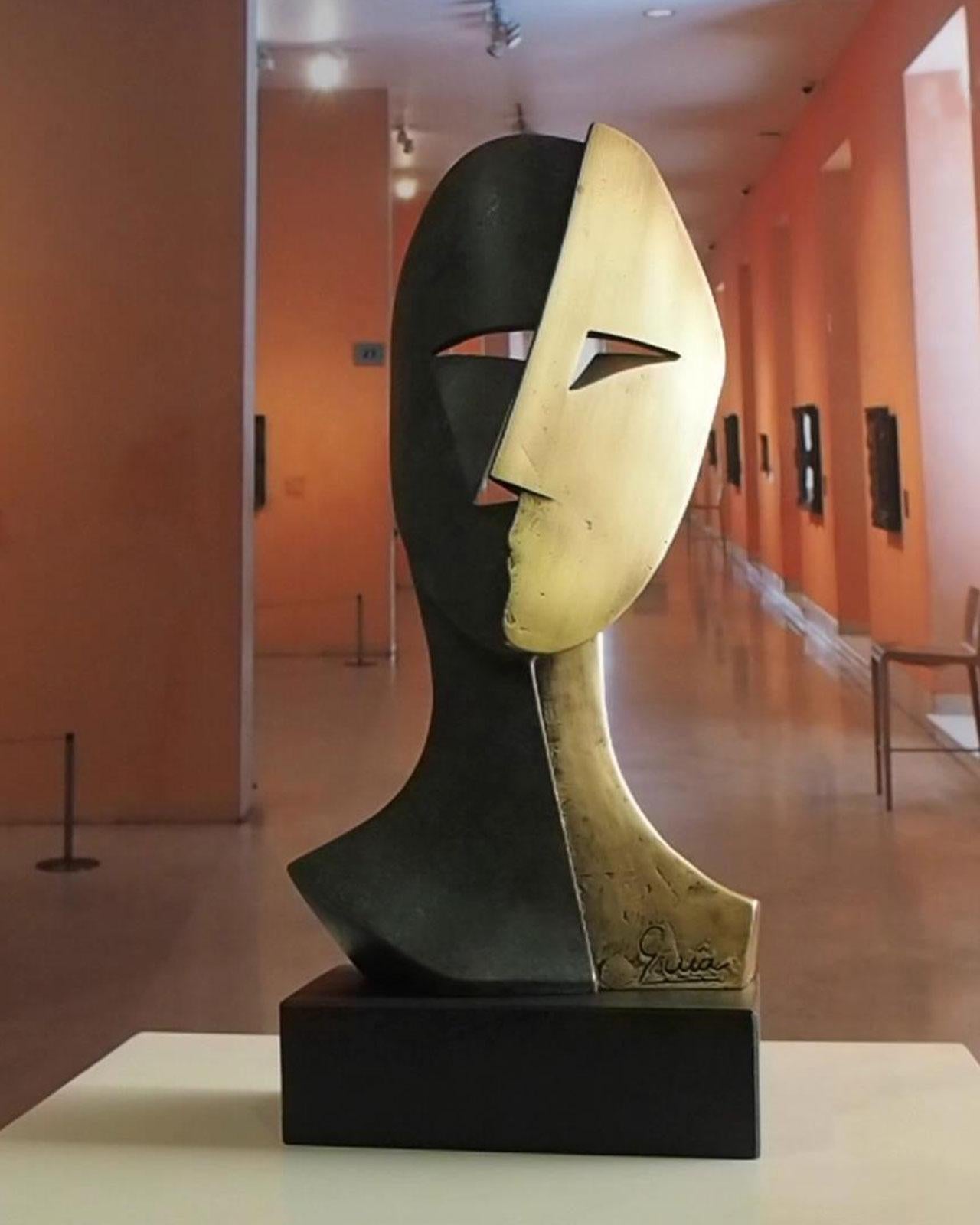 Big Cubiste Mask - Miguel Guía Cubist Bronze layer Sculpture 8