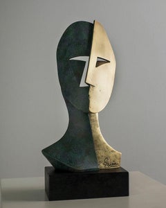 Grand masque cubiste - Sculpture en couche de bronze cubiste de Miguel Gua