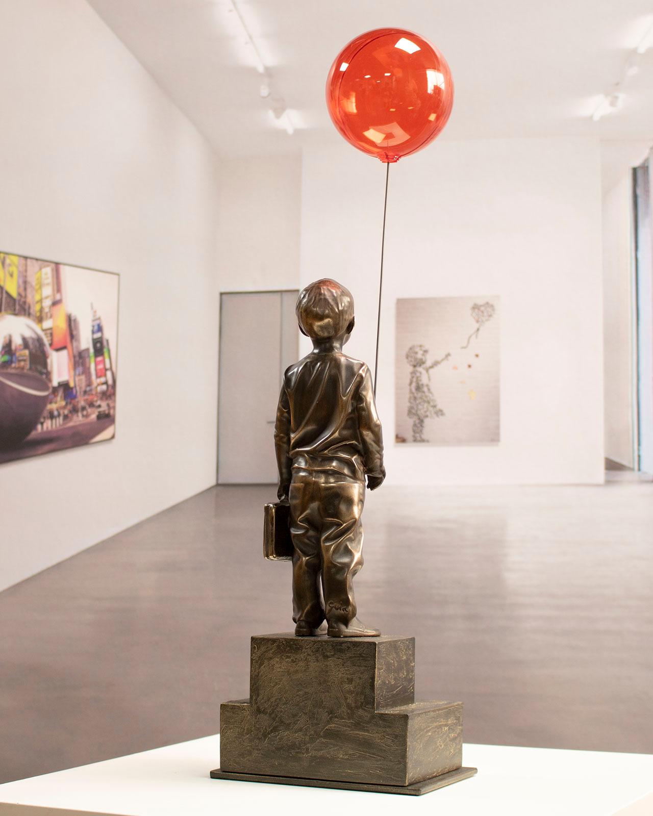 Boy with red magic balloon 34 - Miguel Guía  Realist Bronze layer Sculpture For Sale 7