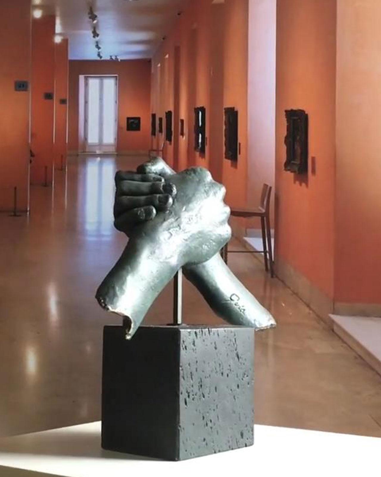 Brothers - Miguel Guía Realist Bronze layer Sculpture For Sale 7