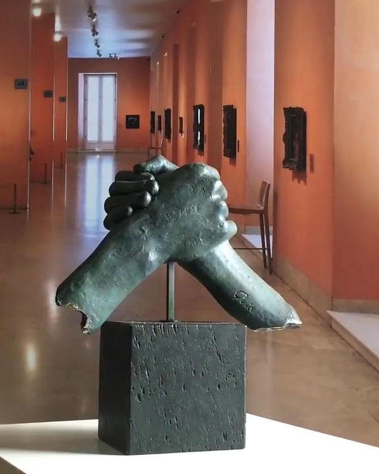 Brothers - Miguel Guía Realist Bronze layer Sculpture For Sale 4