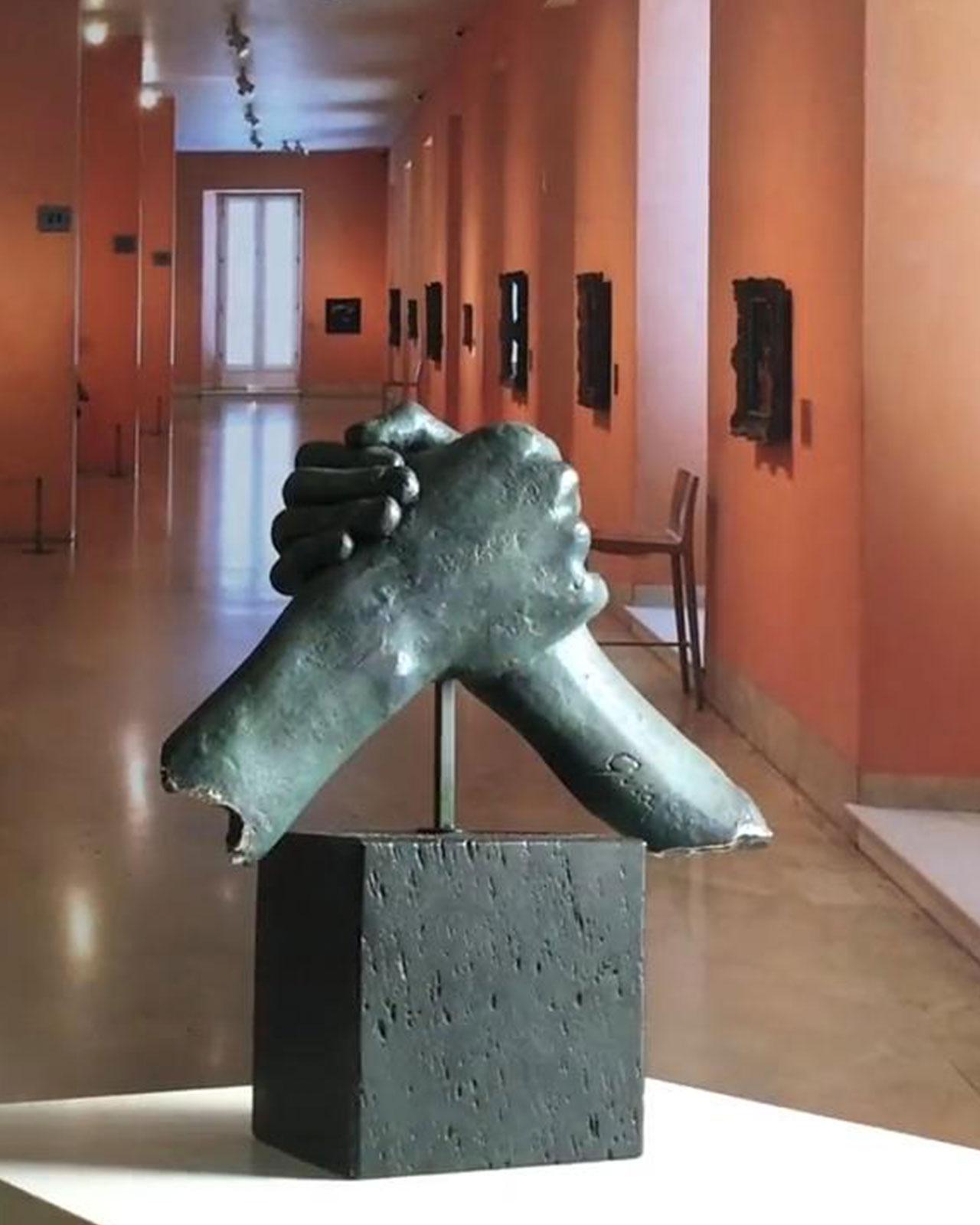 Brothers - Miguel Guía Realist Bronze layer Sculpture For Sale 5