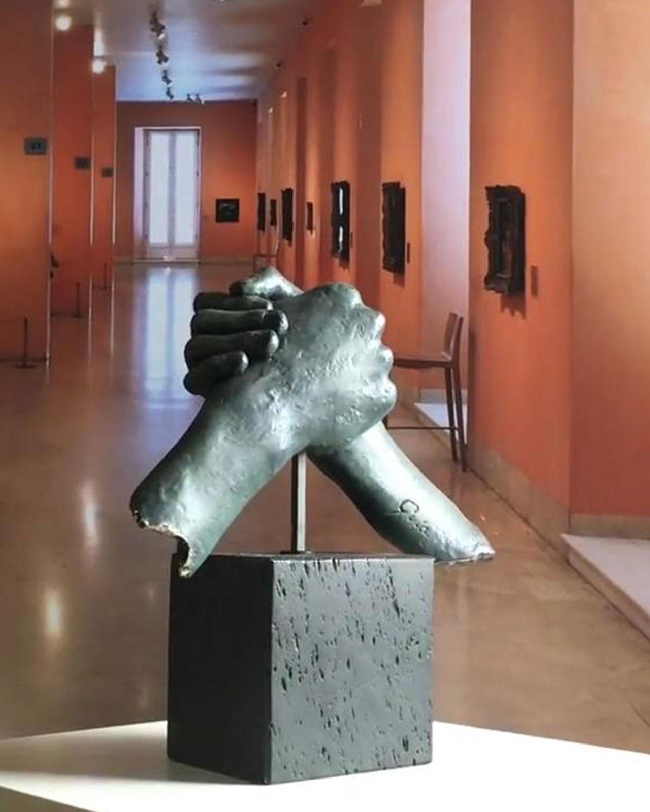 Brothers - Miguel Guía Realist Bronze layer Sculpture For Sale 6