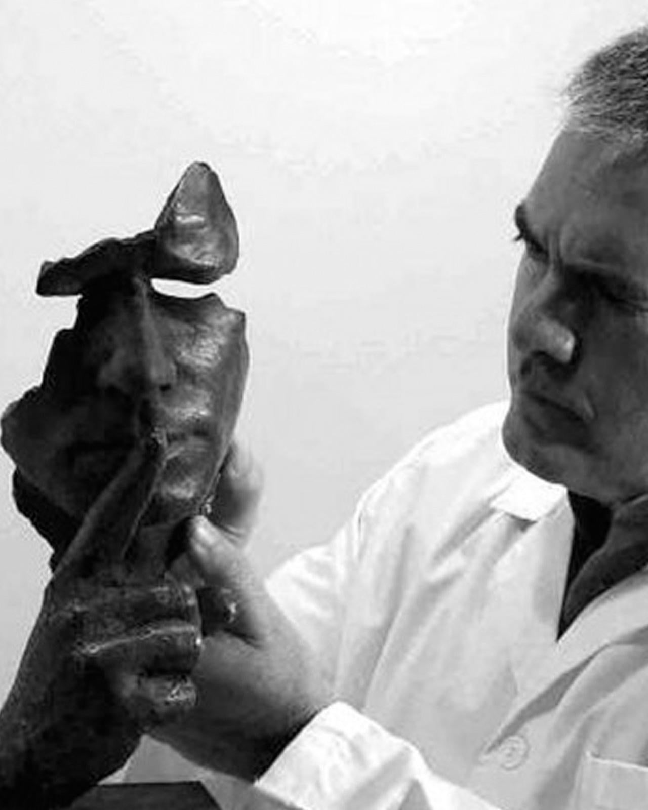Calm und Silber Miguel Gua Realismus Bronze-Skulptur – Sculpture von Miguel Guía