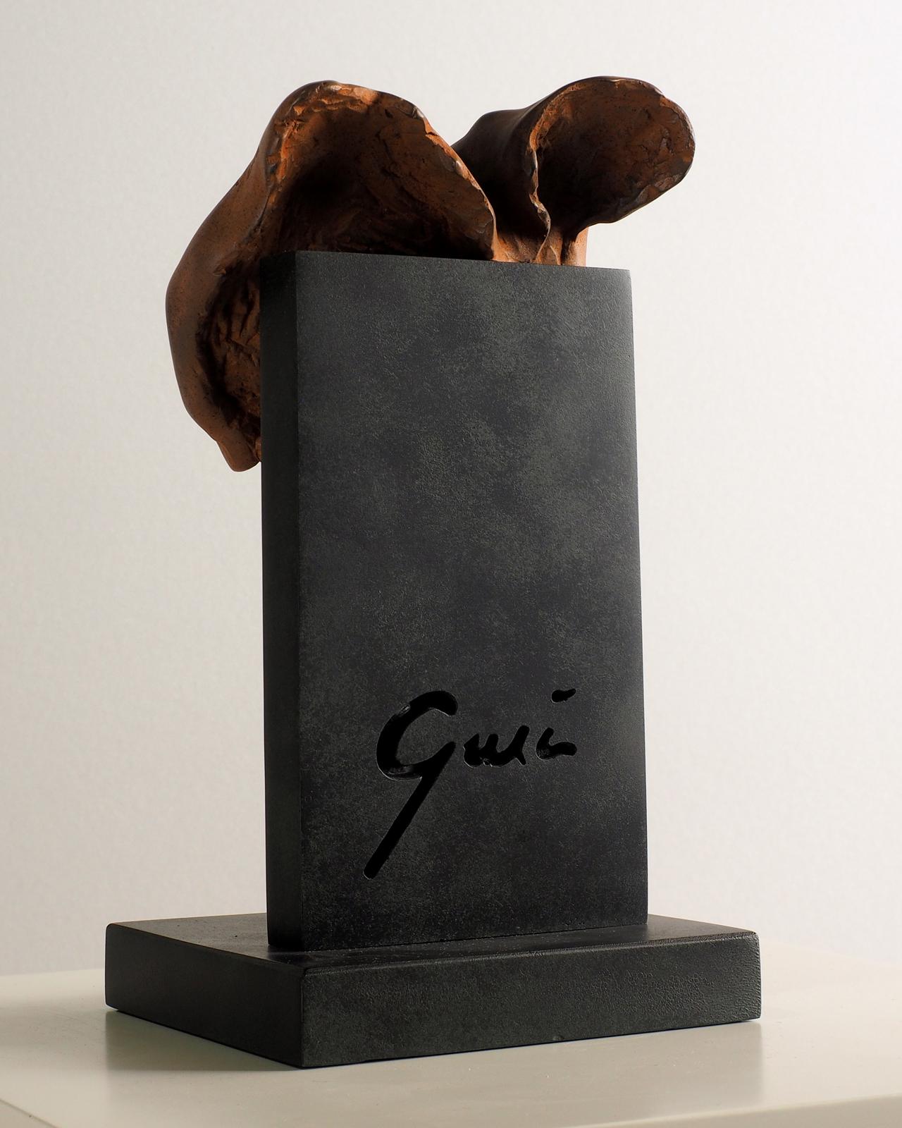 Do you feel the same? - Miguel Guía Realist Bronze layer Sculpture Figurative  For Sale 3