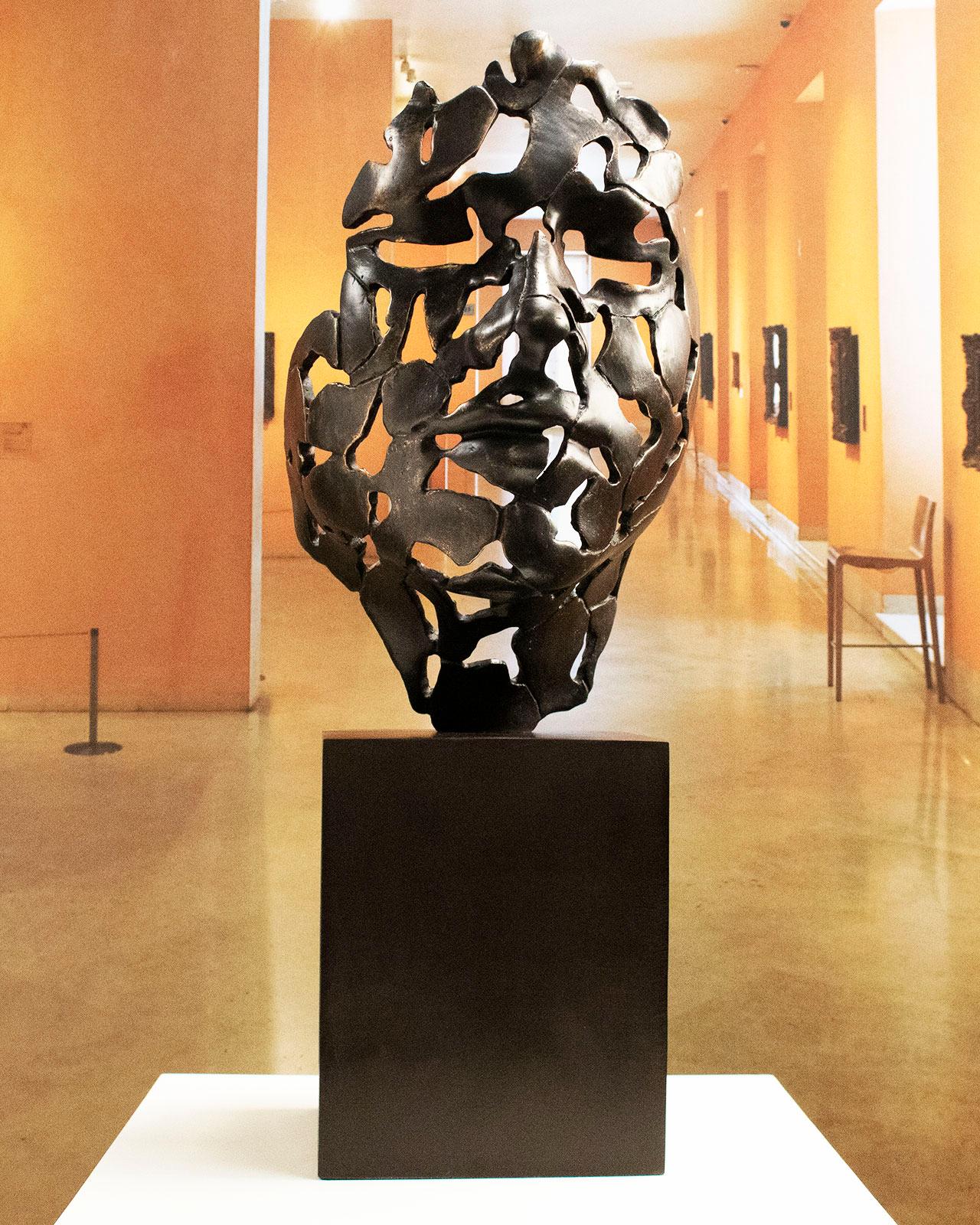 Essence de jeunesse Grand bronze coulé Miguel Guía Expressionist Sculpture For Sale 9